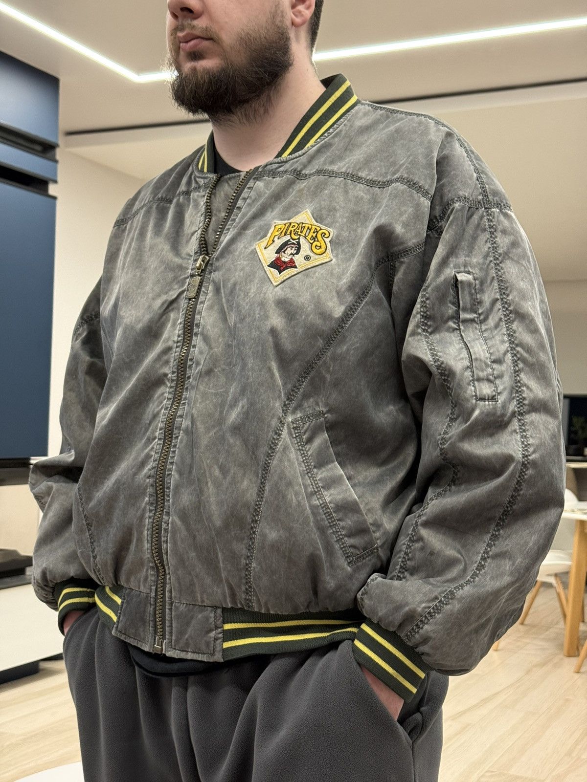 MLB Vintage Pirates Pittsburgh Baseball Nylon Bomber Jacket Size US XL / EU 56 / 4 - 5 Thumbnail