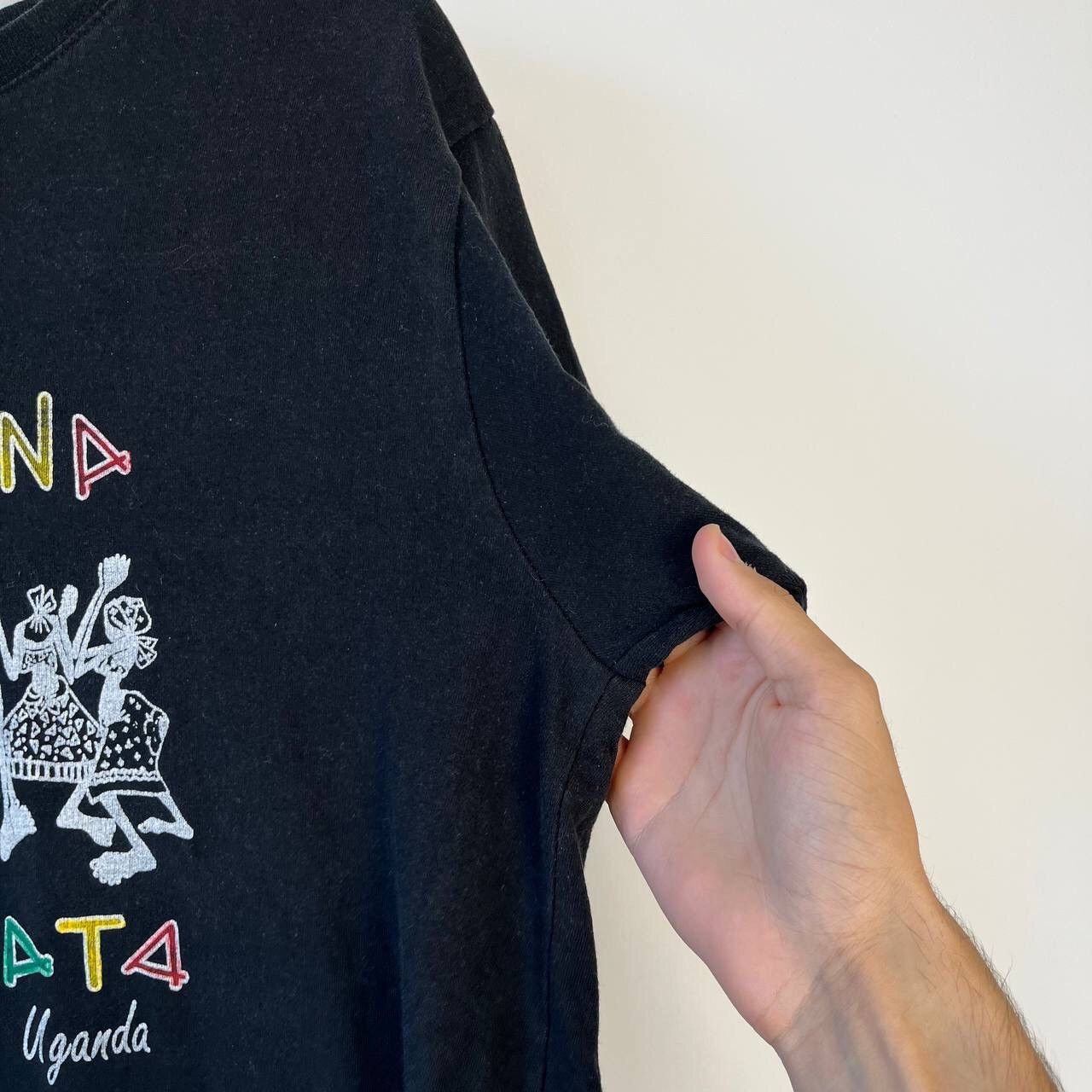 Vintage Vintage 90s Hakuna Matata Uganda T-Shirt Men's Size M Size US M / EU 48-50 / 2 - 5 Thumbnail