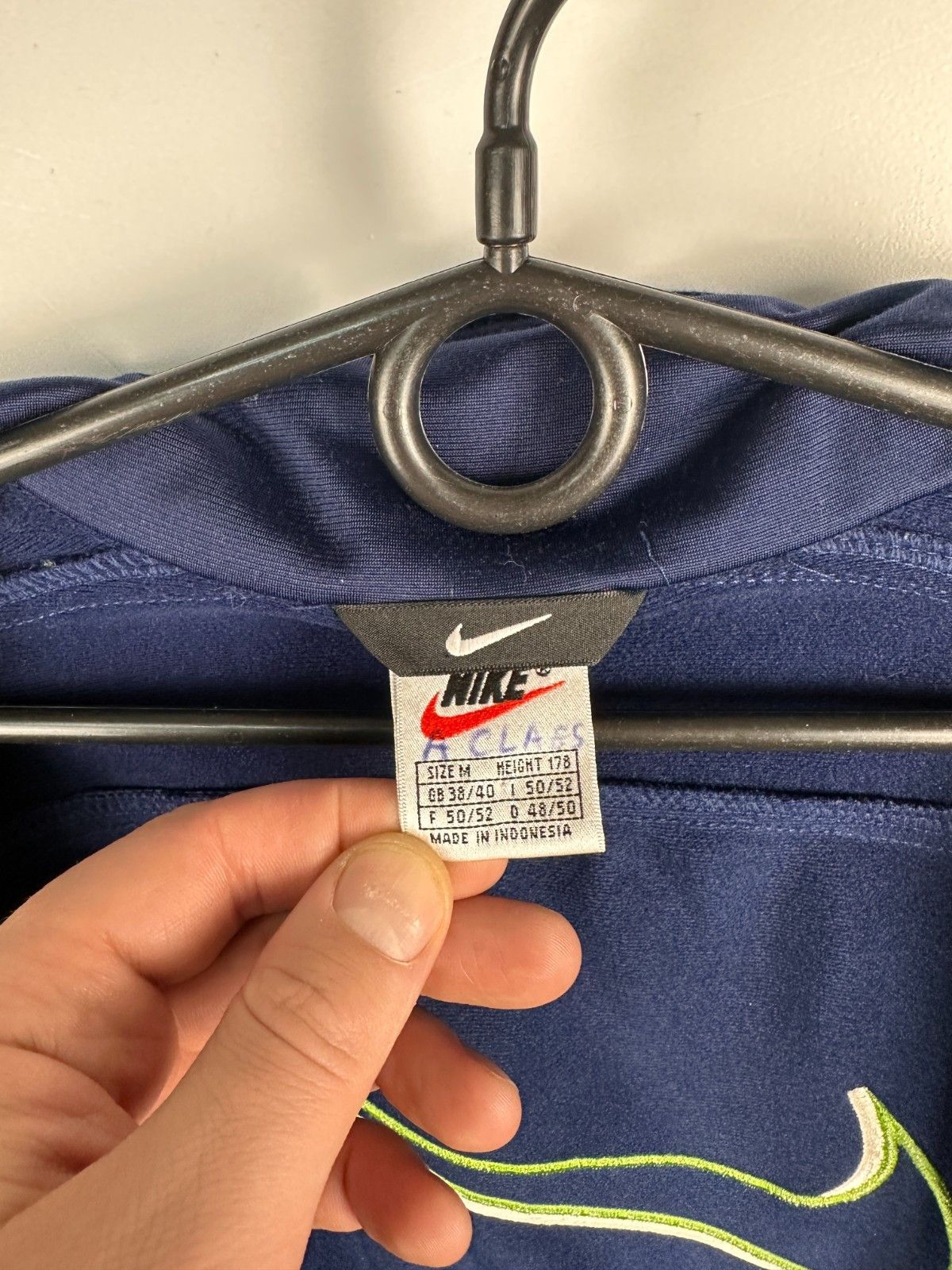 Nike Vintage Nike 90s Track Jacket Windbreaker Navy Mens Size M Size US M / EU 48-50 / 2 - 7 Thumbnail
