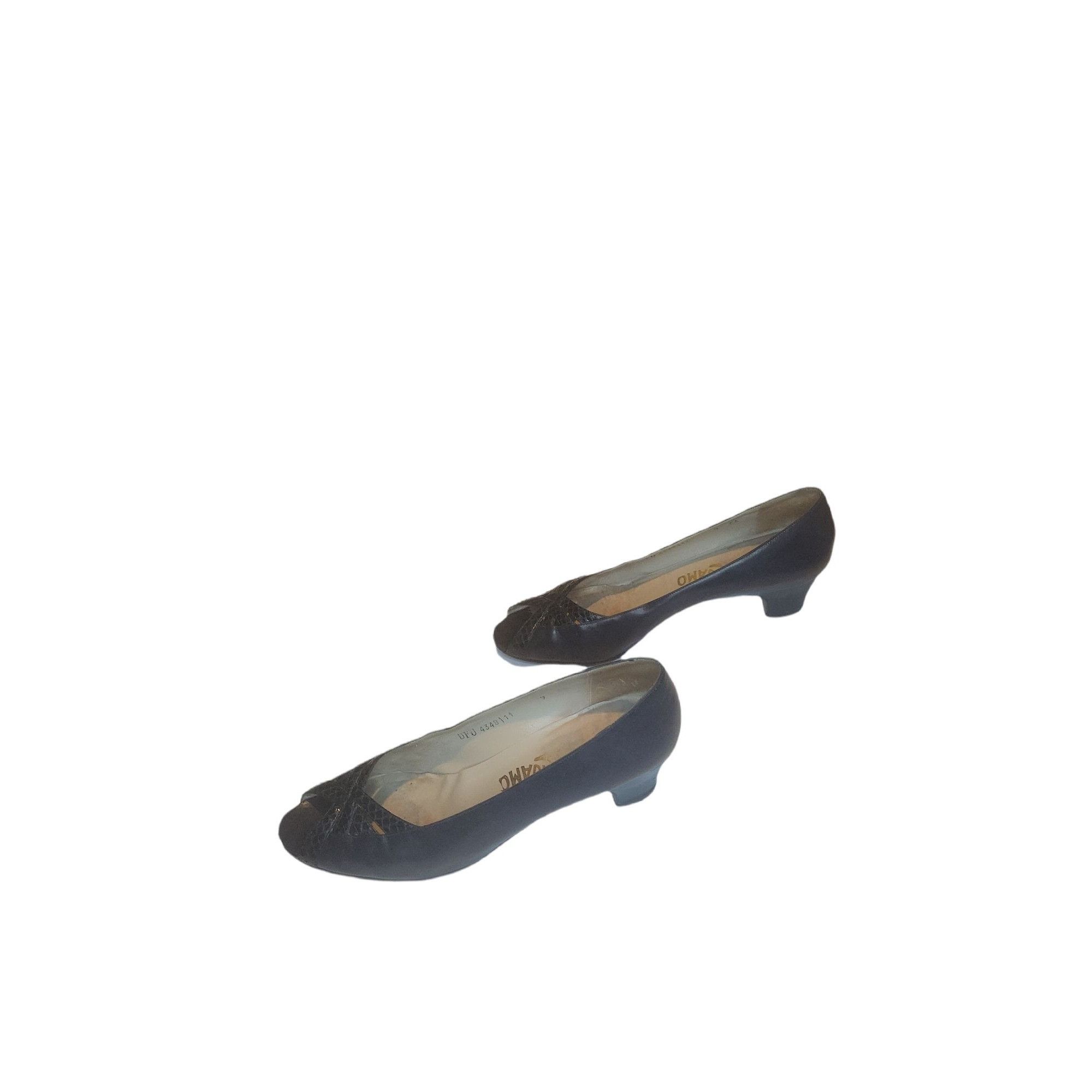 Salvatore Ferragamo Vintage Salvatore Ferragamo Peep Toe Leather Sz 9 AAA Blue D Size US 9 / IT 39 - 2 Thumbnail