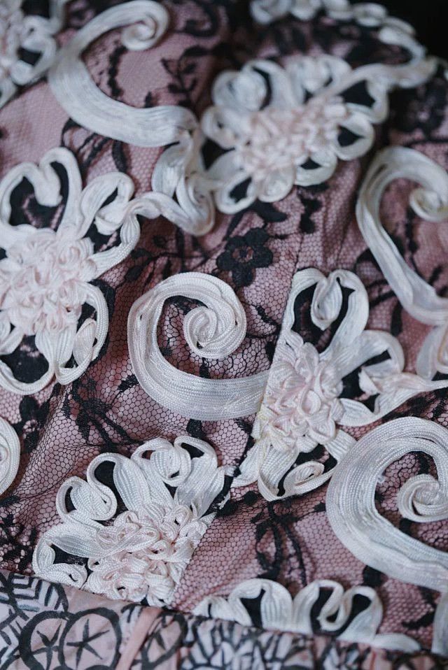 Other Zandra Rhodes 80s Vintage Pink Silk 3D Lace Bustier Dress Size M / US 6-8 / IT 42-44 - 5 Thumbnail