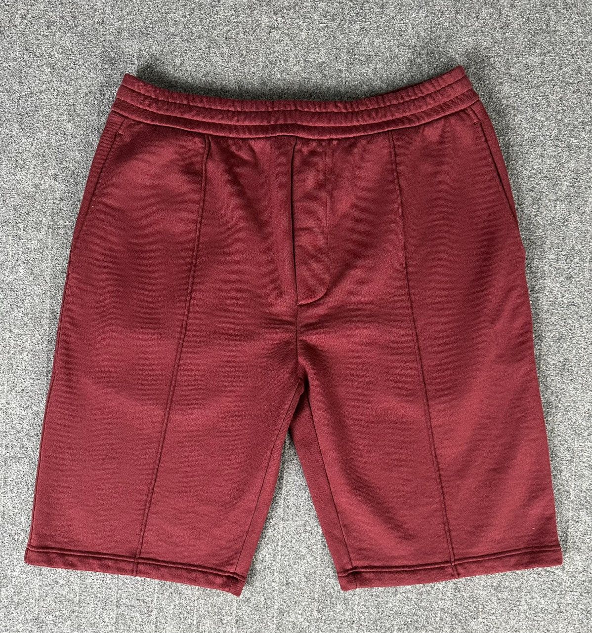 Prada Prada - S/S21 Burgundy Triangle Logo - Sweat Shorts Size US 32 / EU 48 - 1 Thumbnail