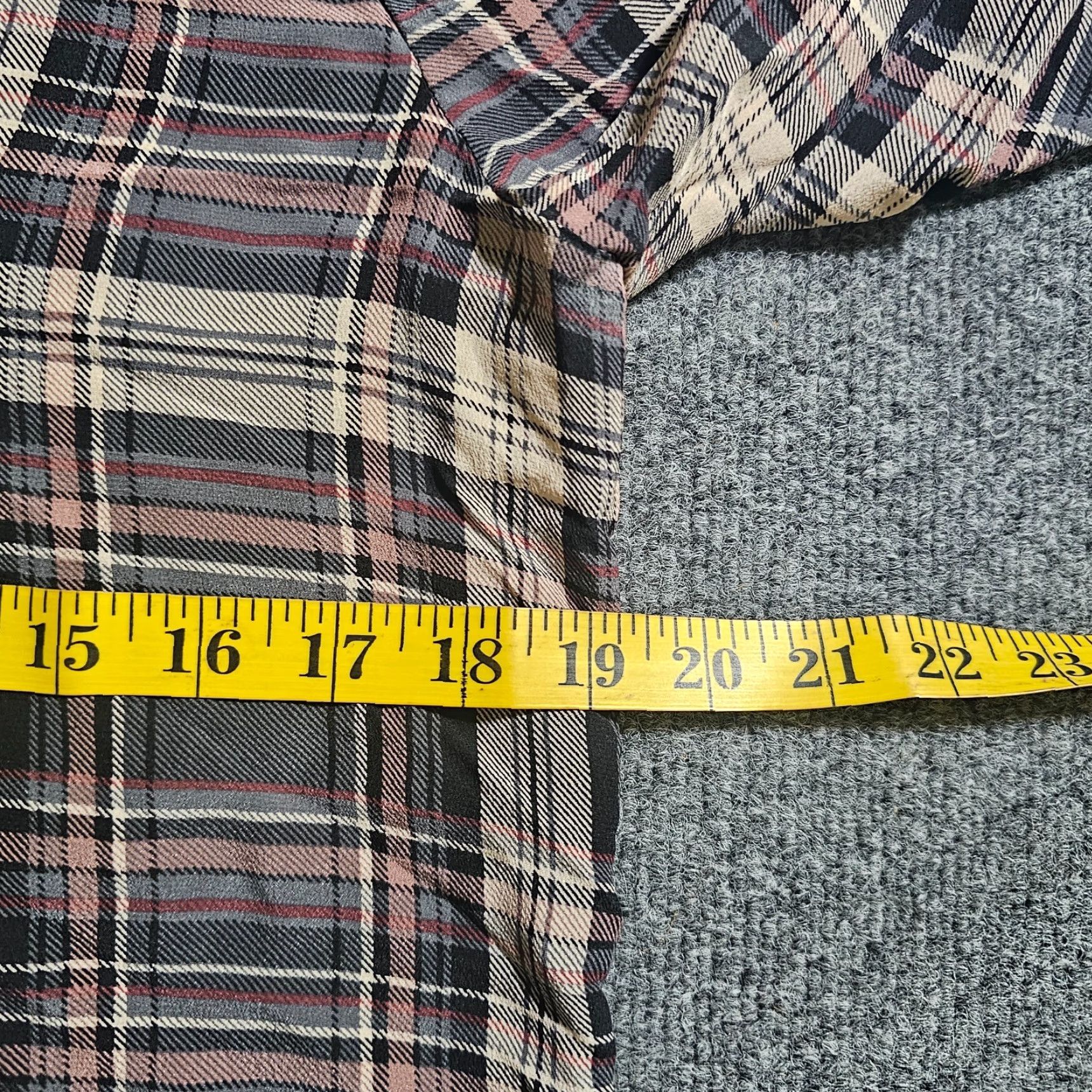 Joie JOIE Top Shirt Women Small Gray Beige Silk Plaid 3/4 Sleeve Casual Career V-Neck Blouse Shirt Womens Size S / US 4 / IT 40 - 5 Thumbnail