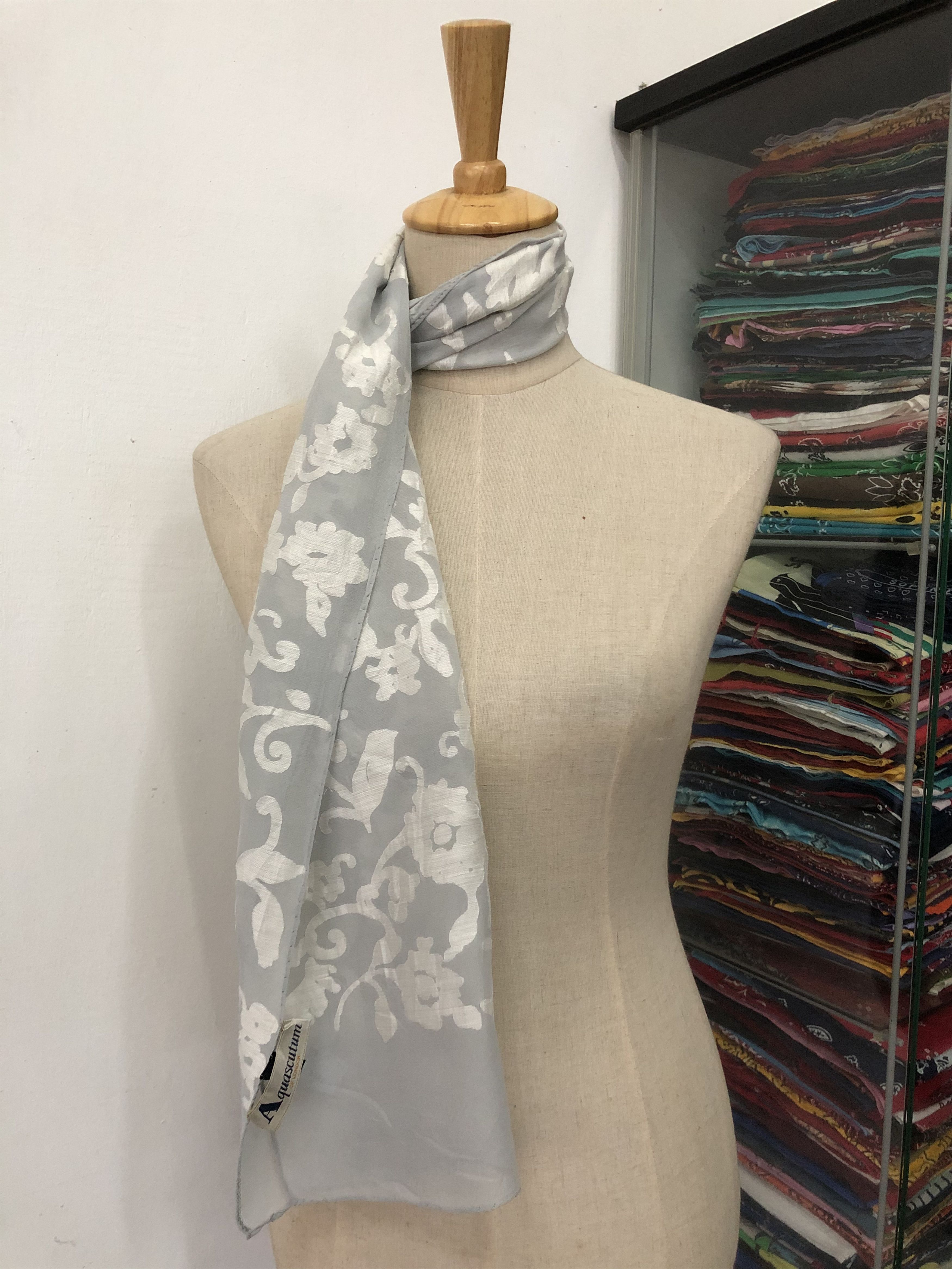 Aquascutum × Vintage Vintage Aquascutum Silk Scarf Size ONE SIZE - 1 Thumbnail