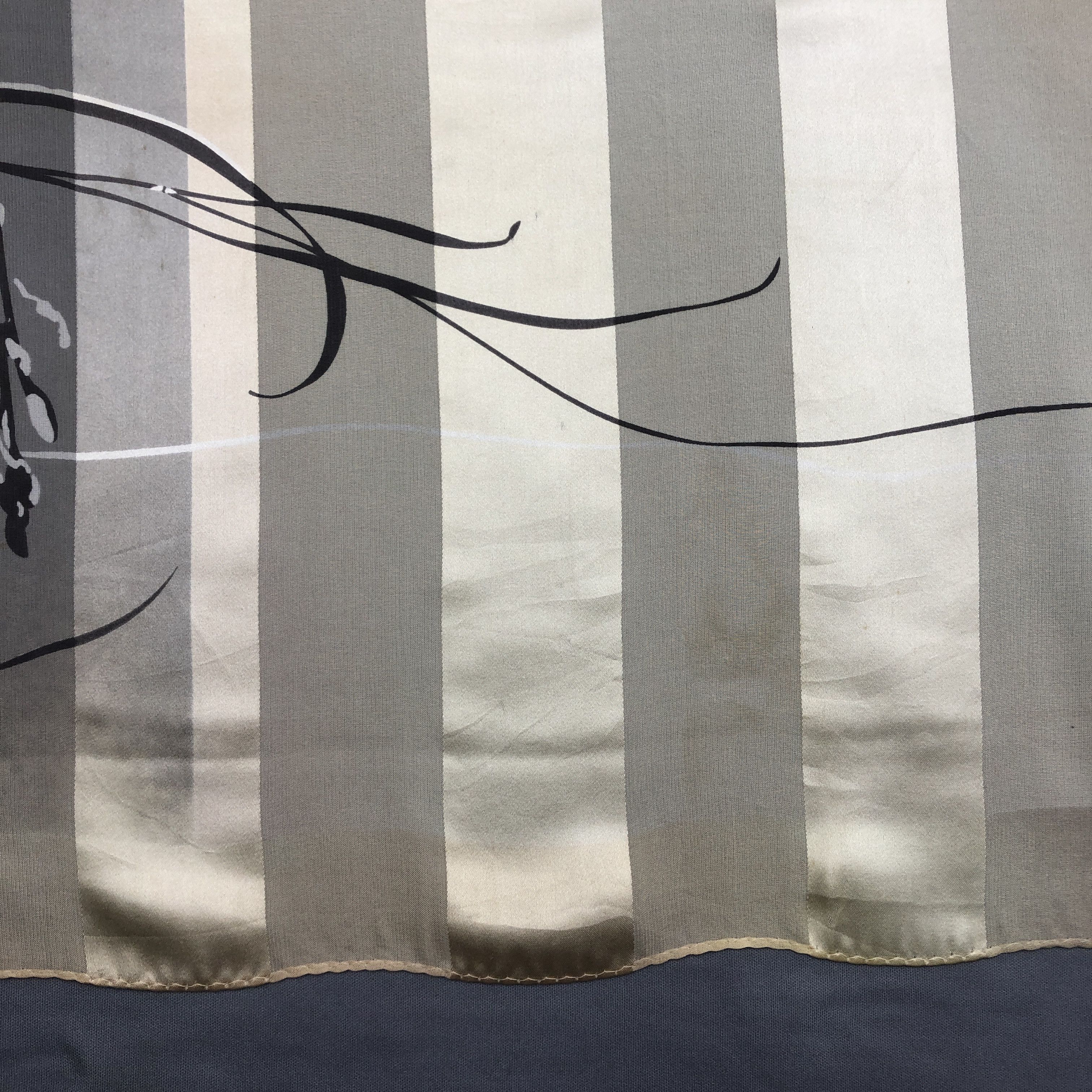 Guy Laroche × Vintage Vintage Guy Laroche SILK Scarf Twill Stole Wraps Scarves Size ONE SIZE - 15 Thumbnail