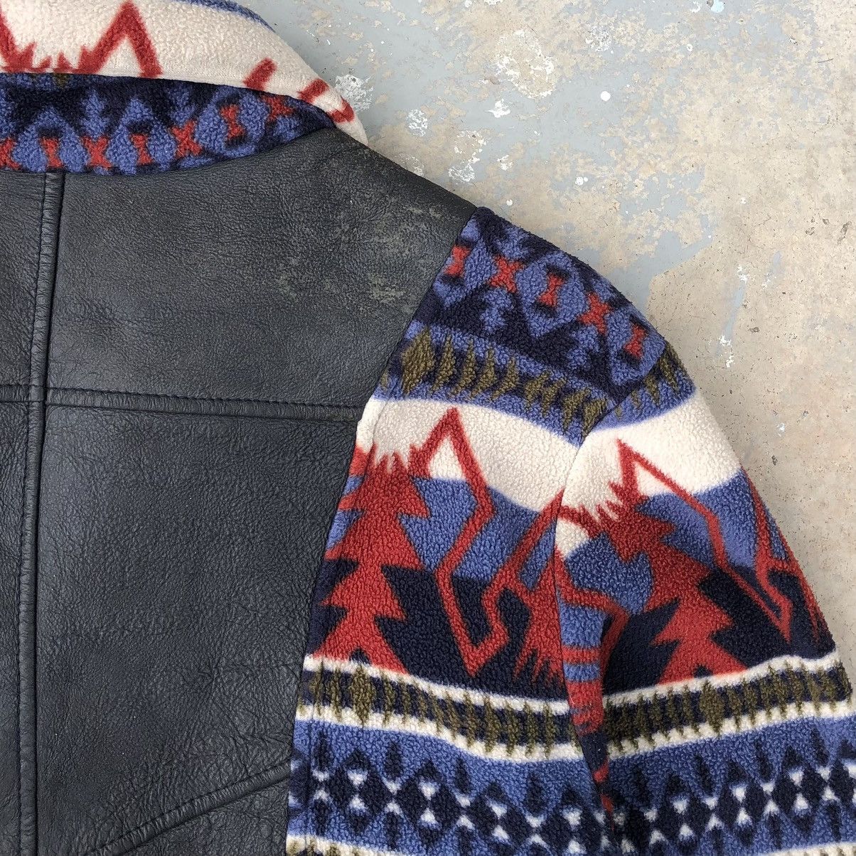 Vintage Vintage NZ Lamb Skim Leather Navajo Pattern Fleece Jacket Size US L / EU 52-54 / 3 - 5 Thumbnail