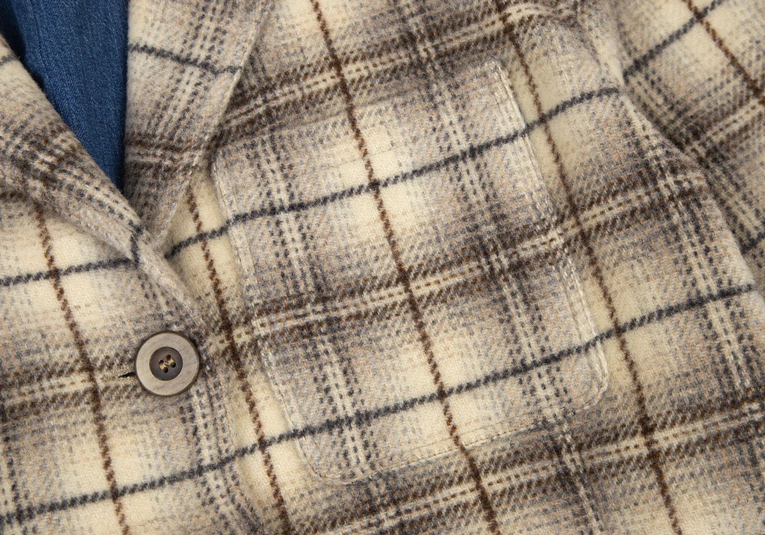 Armani Check Wool Blend Jacket in Cream, Size 42 Size US XXS / EU 40 - 5 Thumbnail