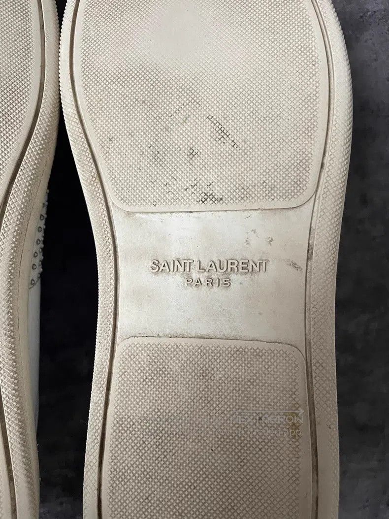 Saint Laurent Paris Saint Laurent Paris White stud low-top flat shoes Size US 7.5 / EU 40-41 - 8 Thumbnail