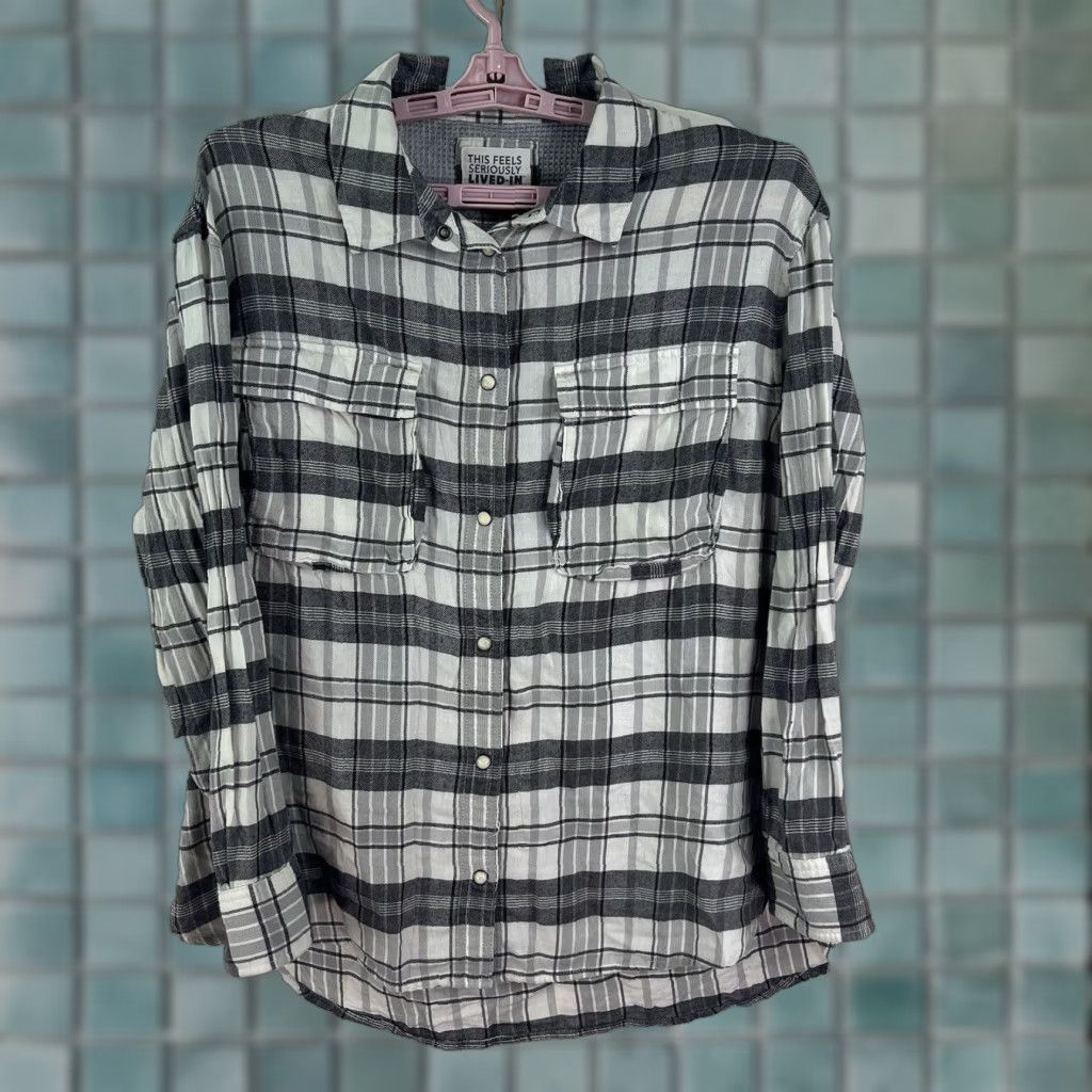 American Eagle Outfitters VINTAGE American Eagle Outfitters Buffalo Plaid Pearl Snap Button Shirt Women S Black/White Casual Knit Cotton-Viscose Plaid Long Sleeve Size S / US 4 / IT 40 - 1 Thumbnail