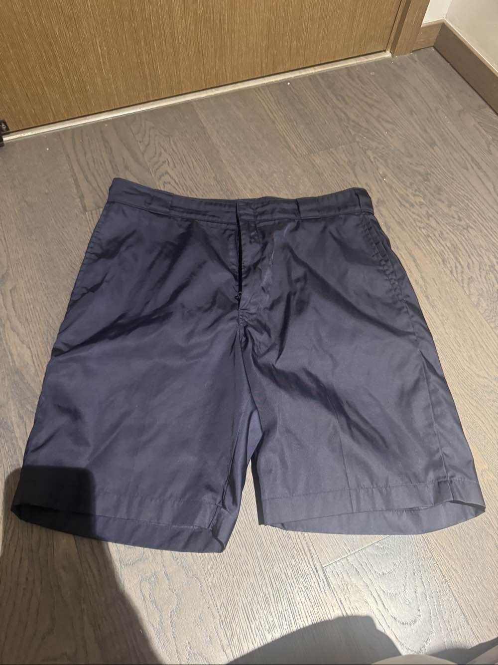 Prada Prada Logo Patch Shorts Navy Size 32 Size US 32 / EU 48 - 1 Thumbnail