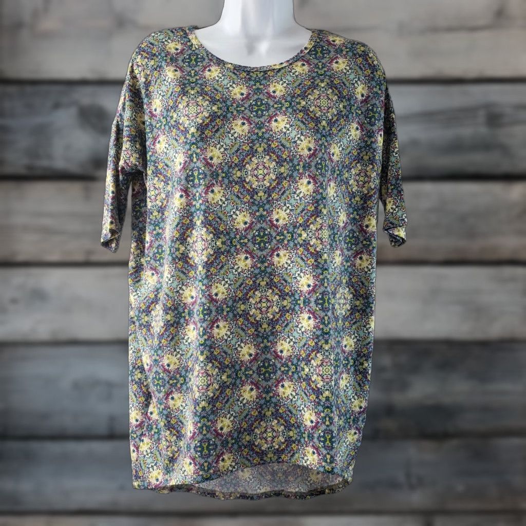 Vintage LuLaRoe Womens Irma Top Sz 2XS Blue Green Kaleidoscope Short Sleeve Shirt Womens 2XS Tunic Casual Pullover Round Neck Polyester Blend Vintage No 90s? Size XXS / US 00 / IT 34 - 1 Thumbnail