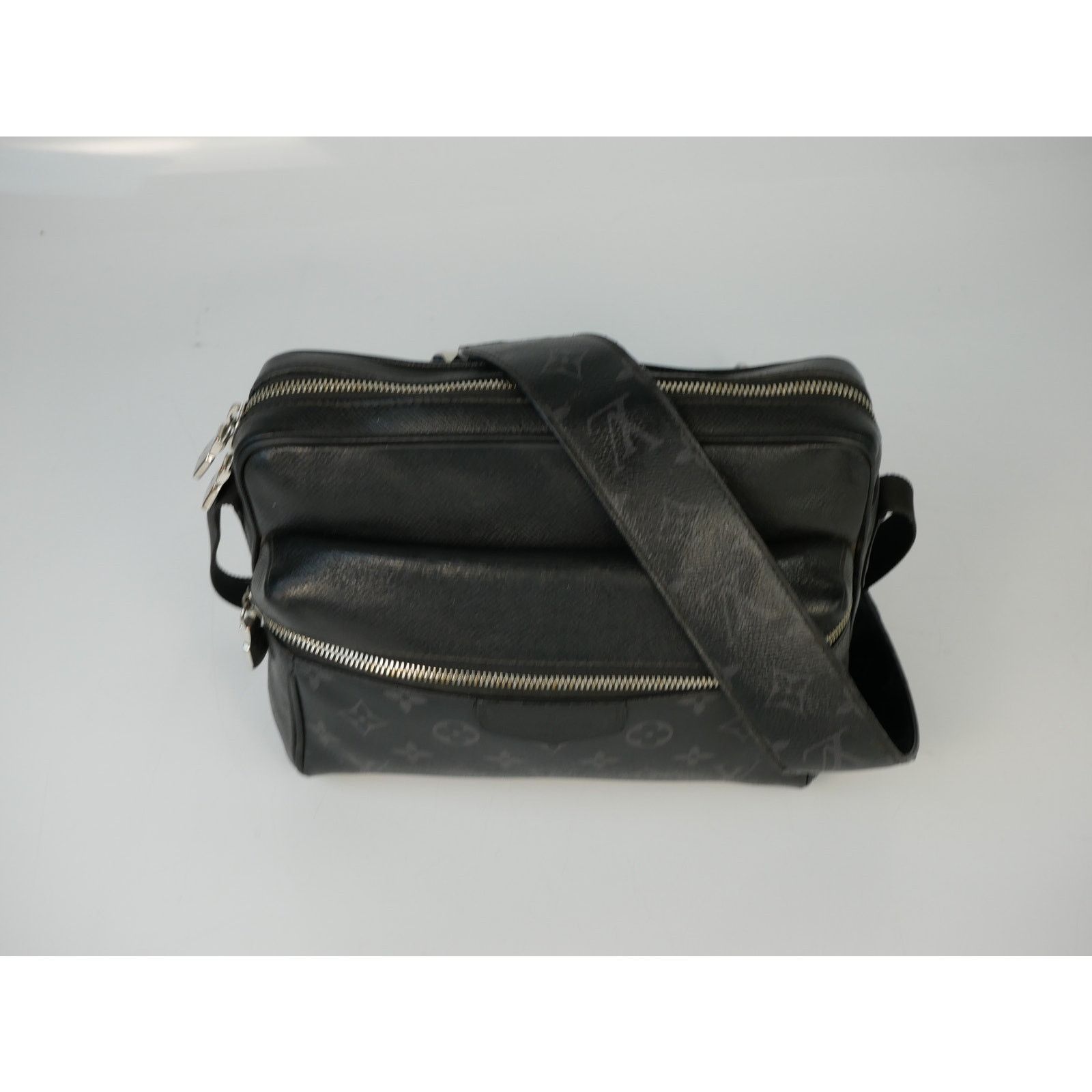 Louis Vuitton Outdoor Monogram Eclipse Messenger Bag Size ONE SIZE - 5 Thumbnail