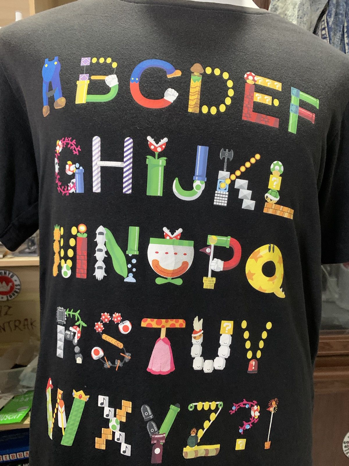 Japanese Brand Uniqlo x Nintendo UTGP 17 tshirt Size US L / EU 52-54 / 3 - 2 Thumbnail