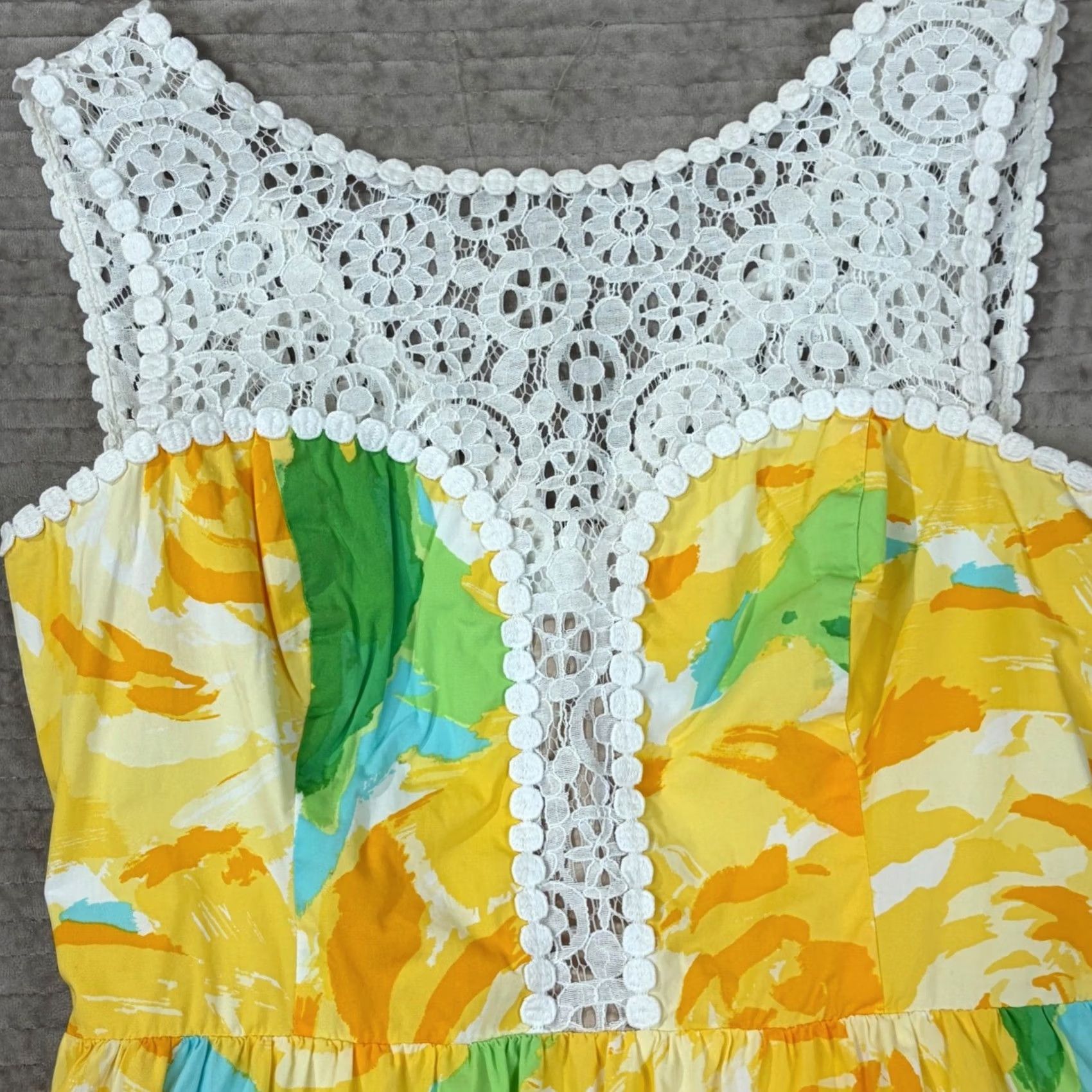 Lilly Pulitzer Lilly Pulitzer Yellow Floral Lace Yoke Fit Flare Dress Sleeveless Cotton Womens 4 Casual Party/Cocktail Summer Spring Vintage No Size S / US 4 / IT 40 - 2 Thumbnail
