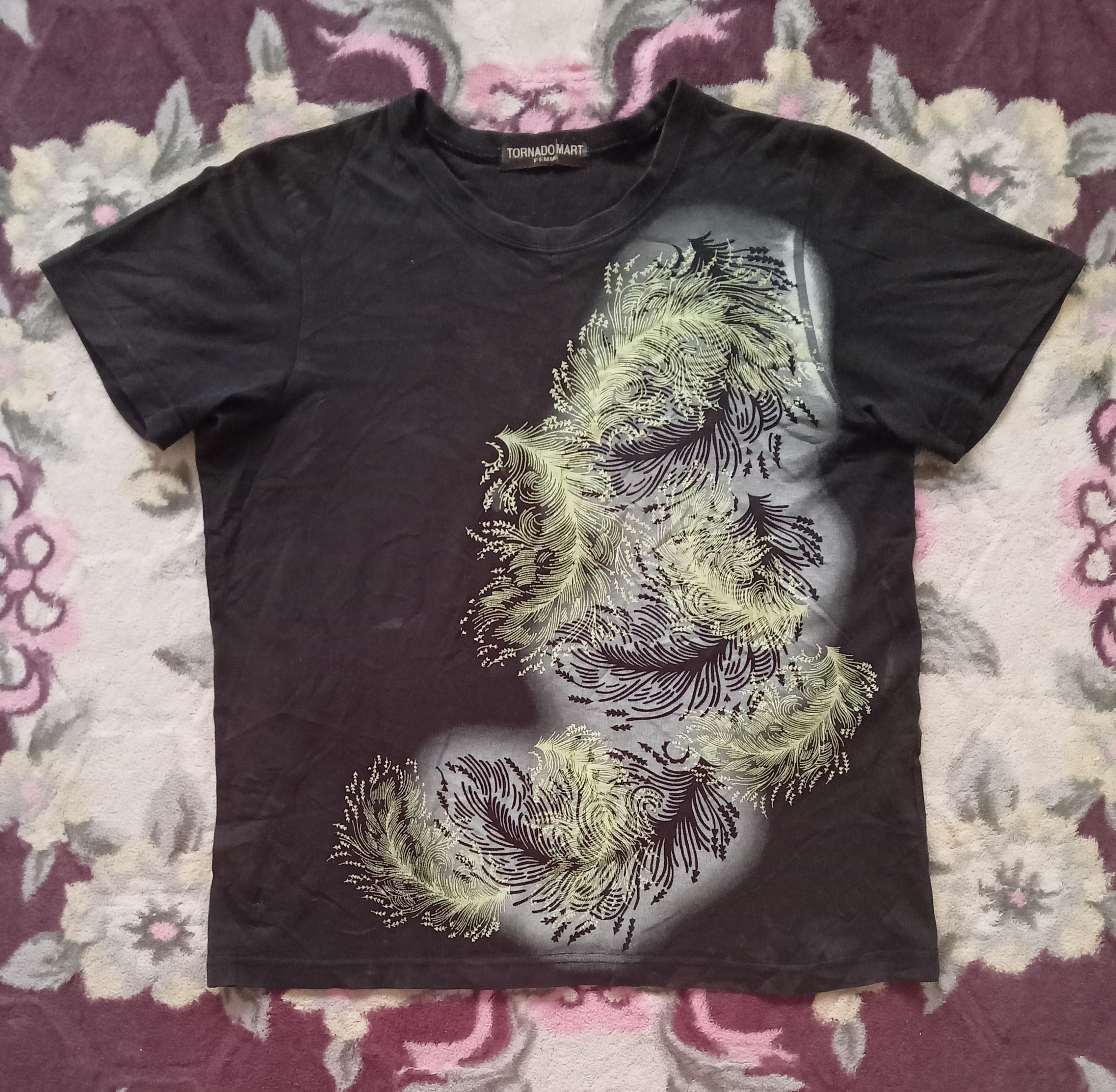 Tornado Mart Tornado Mart Femme Distressed T Shirt Size S / US 4 / IT 40 - 1 Thumbnail