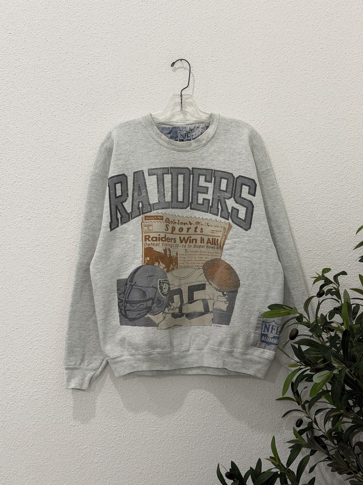 NFL Vintage 90s Oakland Raiders Defeat Vikings SuperBowl XI 1977 Size US L / EU 52-54 / 3 - 2 Thumbnail