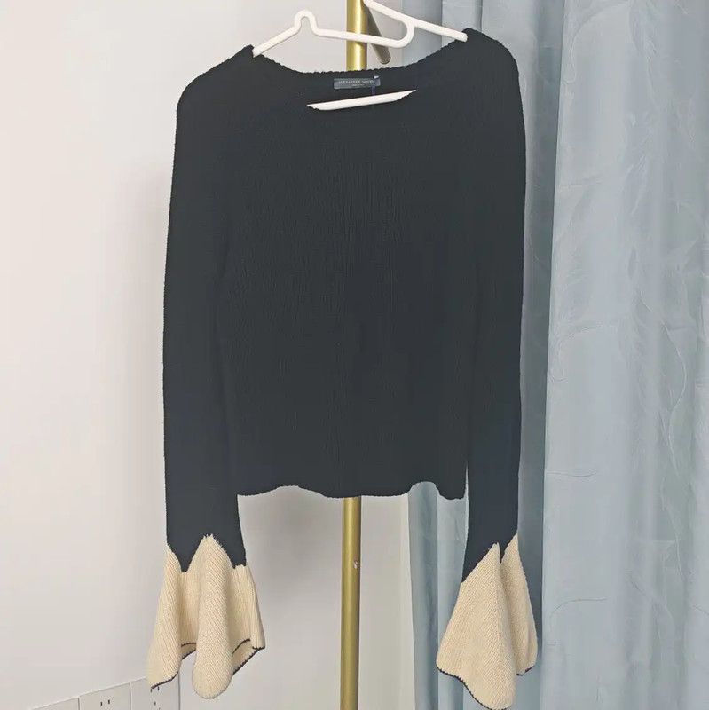 Alexander McQueen Alexander McQueen Black Wool Pullover Sweater 0089 Size M / US 6-8 / IT 42-44 - 1 Thumbnail