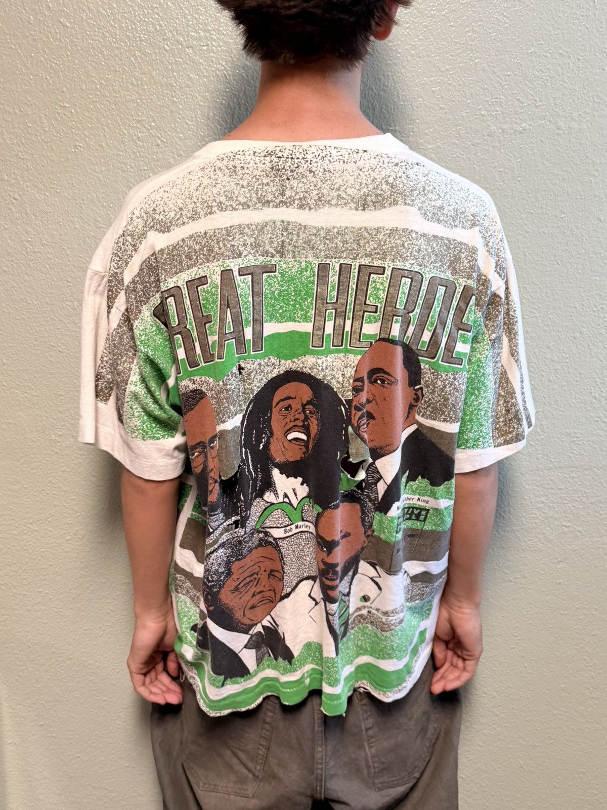 Vintage Vintage Great Heroes T Shirt Size US L / EU 52-54 / 3 - 2 Thumbnail