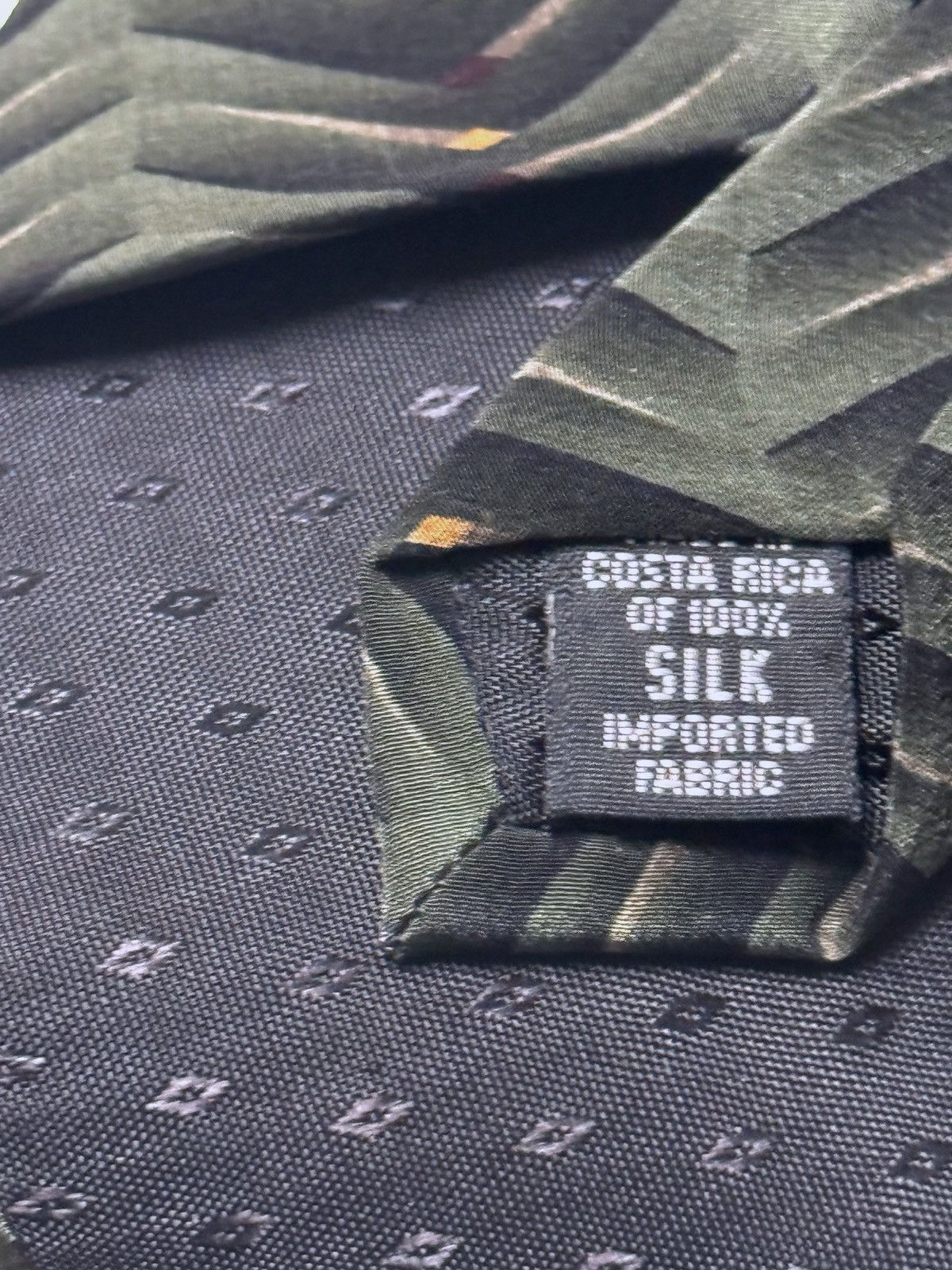 Bill Blass Bill Blass Black Label Y2K 100% Silk Leaf Printed Neck Tie Size ONE SIZE - 4 Thumbnail