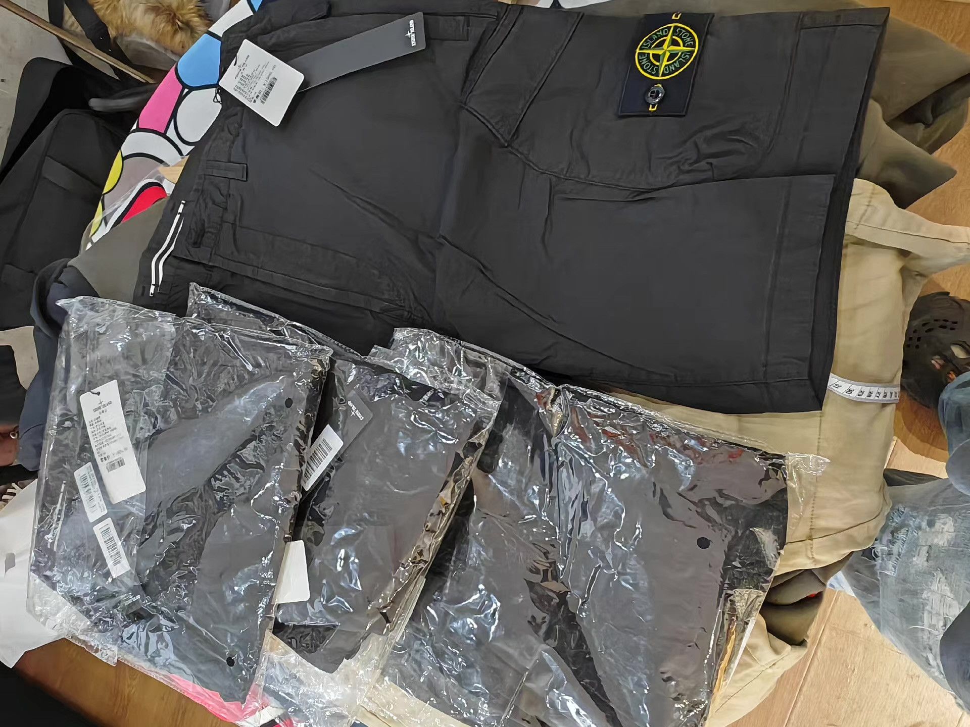 Stone Island Stone Island Blade Pocket Cargo Shorts Q15 Size US 36 / EU 52 - 1 Thumbnail