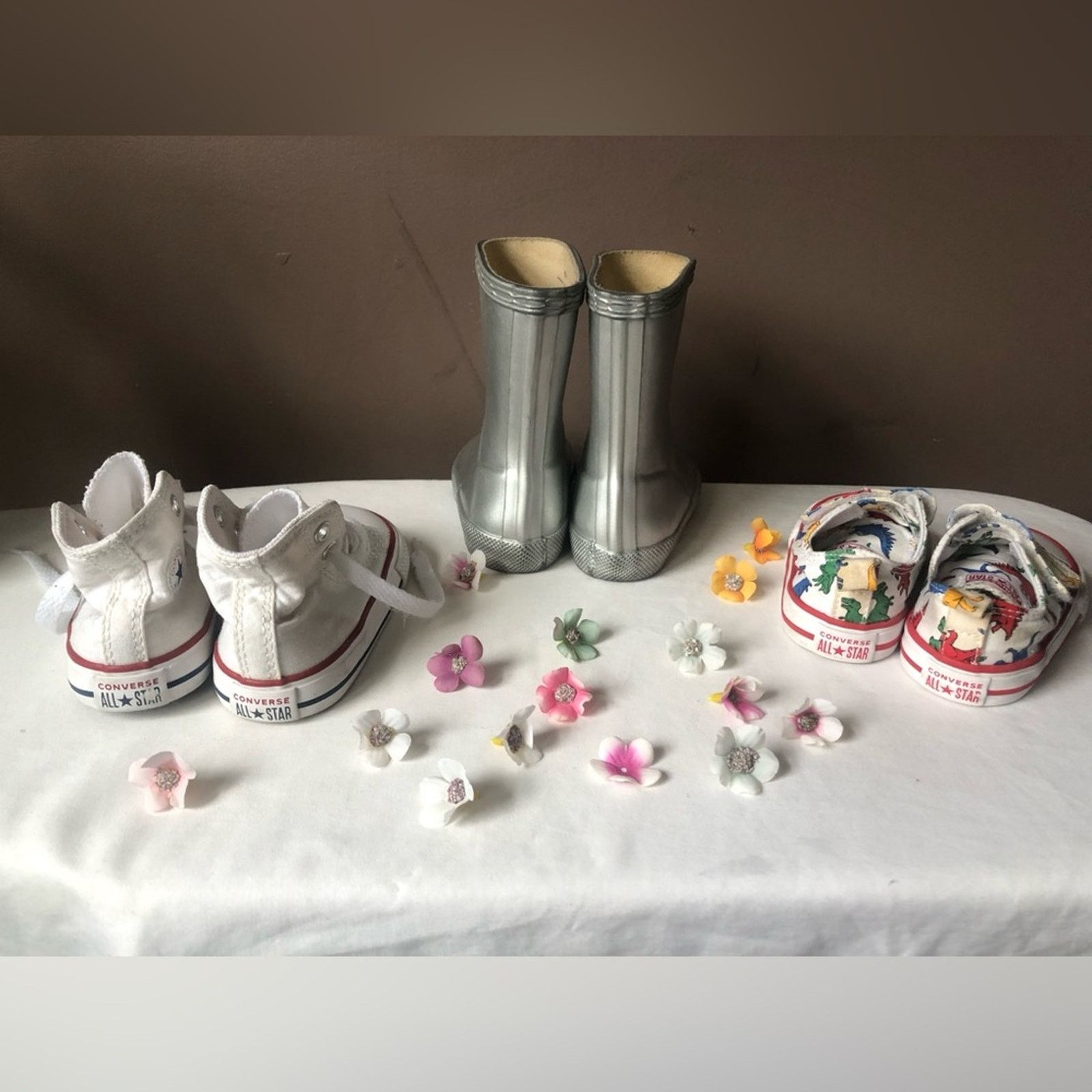 Hunter Baby Hunter boots and converse chucks. Size 3 and 4. Size US 4 / IT 34 - 3 Thumbnail