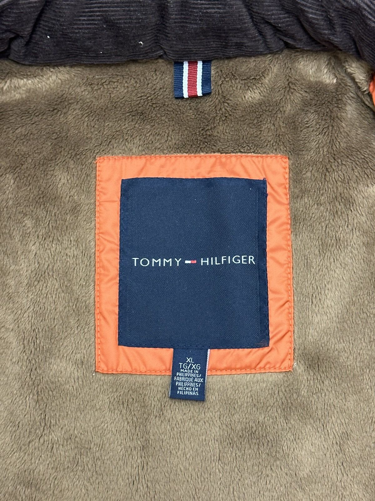 Tommy Hilfiger Tommy Hilfiger Button Zip Nylon Quilted Vest Outerwear Size US XL / EU 56 / 4 - 7 Thumbnail
