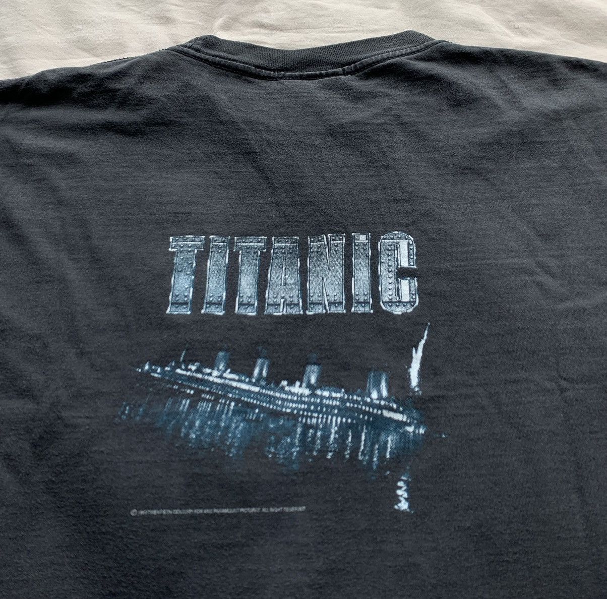 Vintage Vintage 1998 Titanic Tee Size US L / EU 52-54 / 3 - 3 Thumbnail