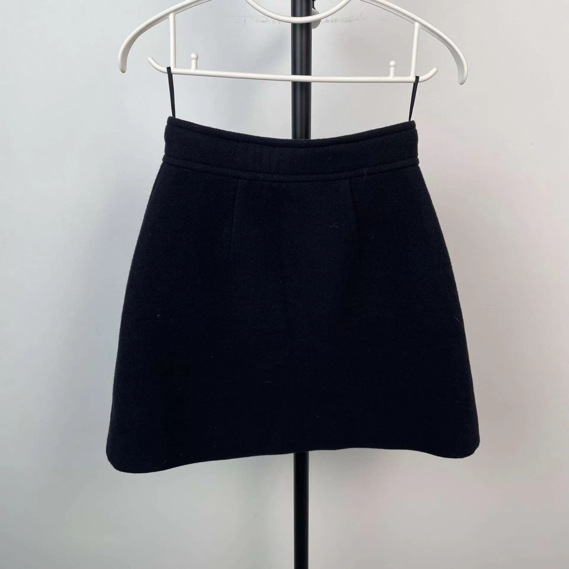 Miu Miu MIU MIU black cashmere skirt 38 Size 26" / US 2 / IT 38 - 2 Thumbnail