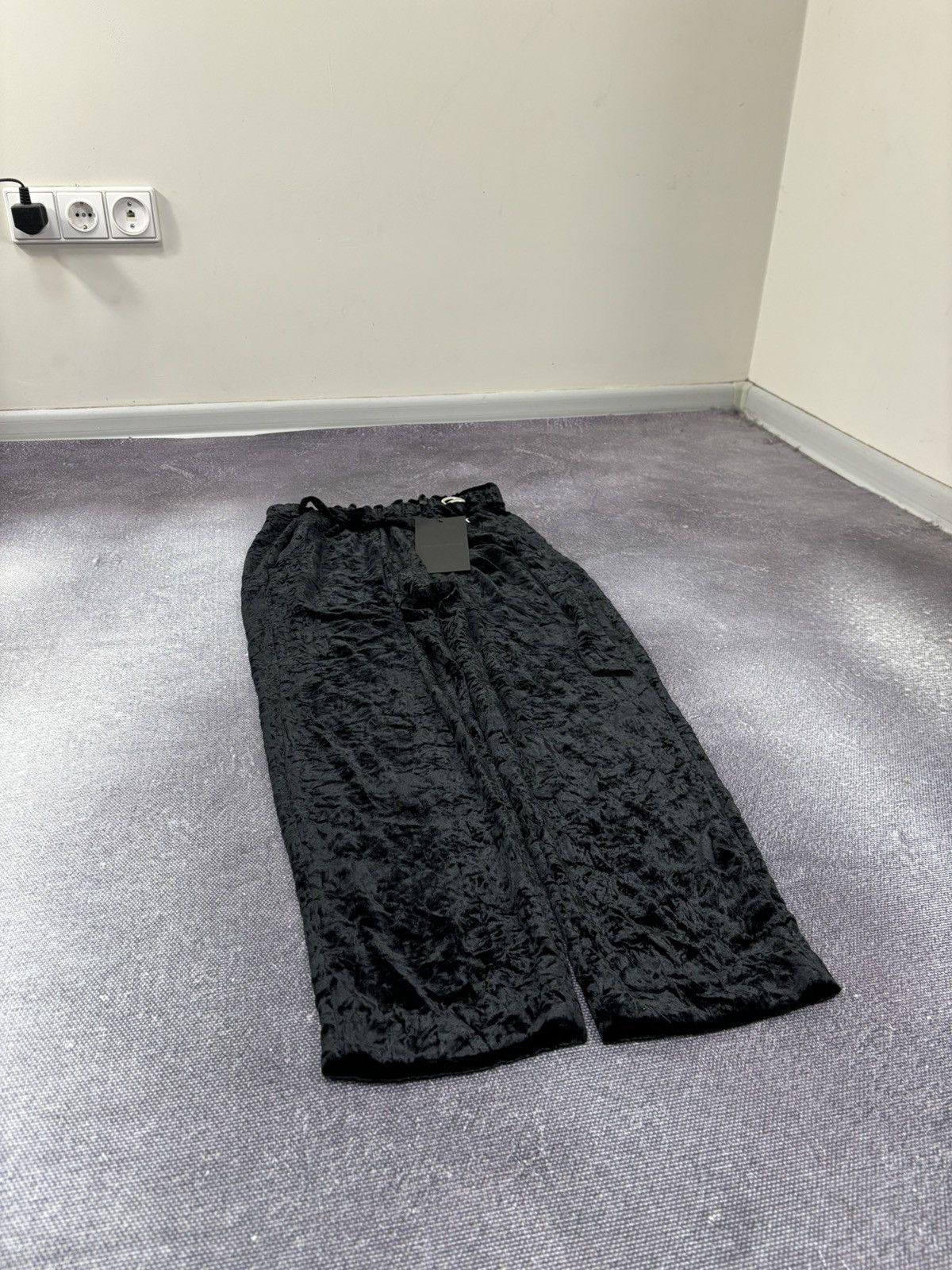 The Kooples The Kooples NWT New Crushed Velvet Black Pants Trousers Size 26" / US 2 / IT 38 - 2 Thumbnail