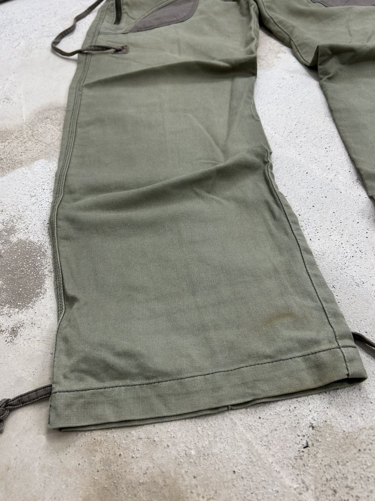 20471120 × GOSTAR DE FUGA × Japanese Brand Techno Japan Double Waist Baggy Cargo Parachute Faded Green Size US 35 - 4 Thumbnail