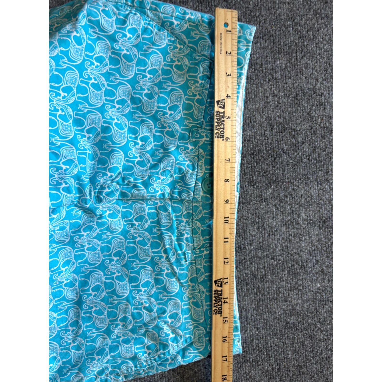 Vintage CROWN & IVY Shorts XL Womens 34" Waist Bue Elephant Pattern Size 40" / US 18 - 4 Thumbnail