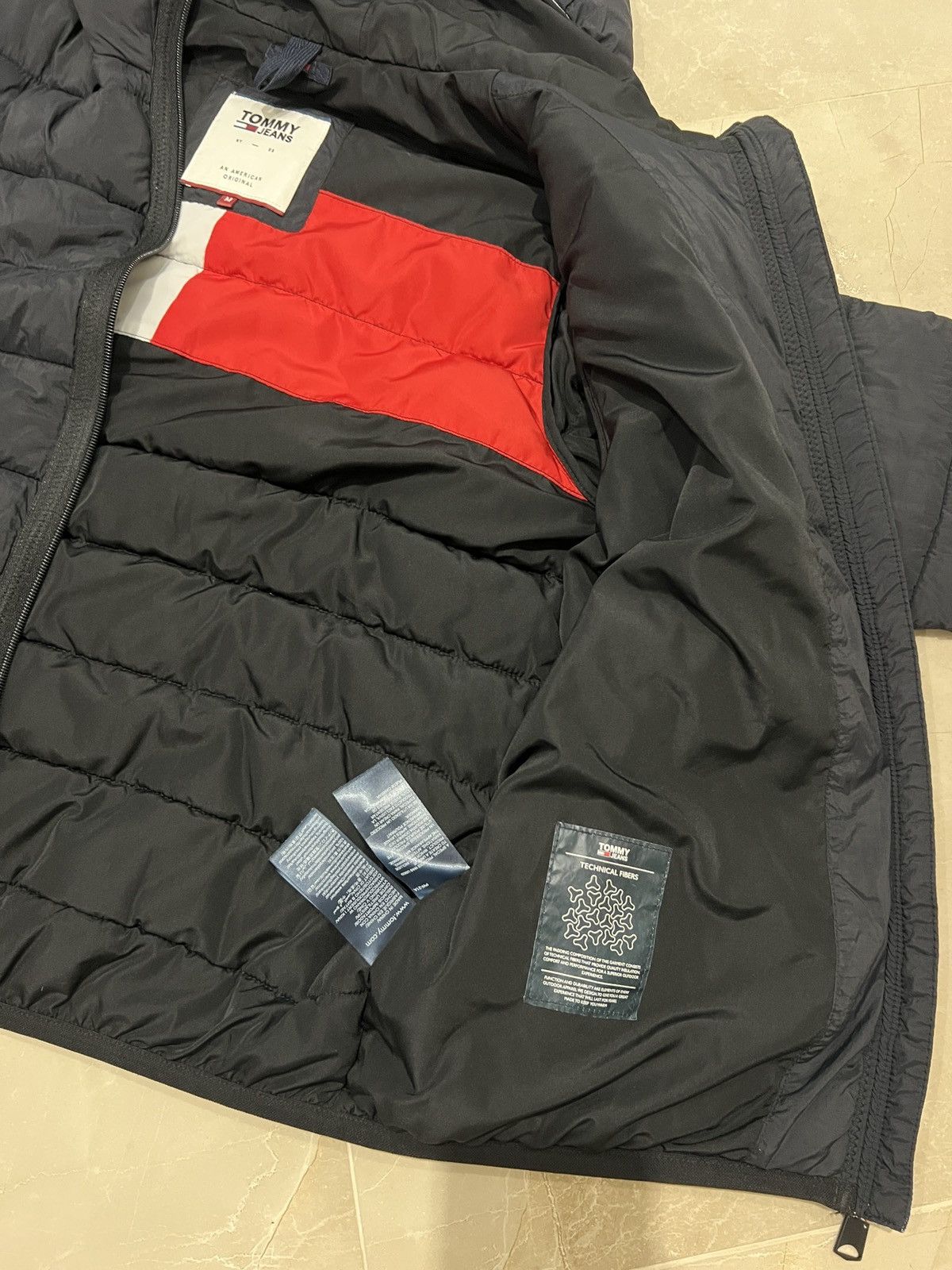 Vintage Vintage Tommy Hilfiger Micro Puffer Jacket with Zip Closure Size US M / EU 48-50 / 2 - 8 Thumbnail