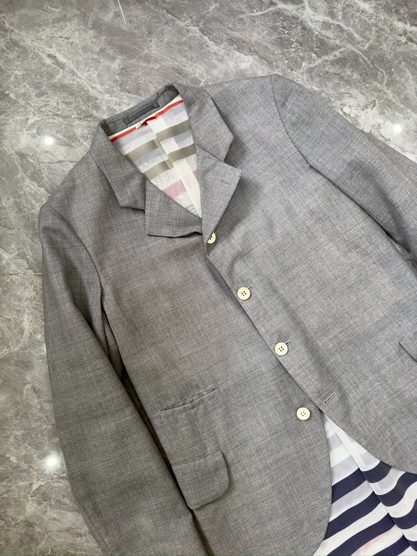 Comme des Garcons Comme Des Garcons Grey suit jacket -DMC Size US S / EU 44-46 / 1 - 1 Thumbnail