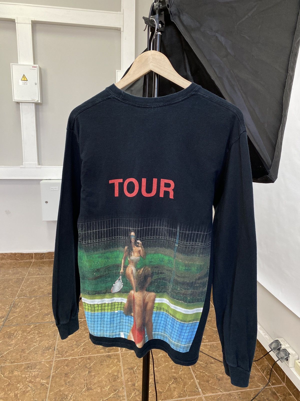 Kanye shops West Life of Pablo Tour Merch Kim Kardashian Size M Long Sleeve