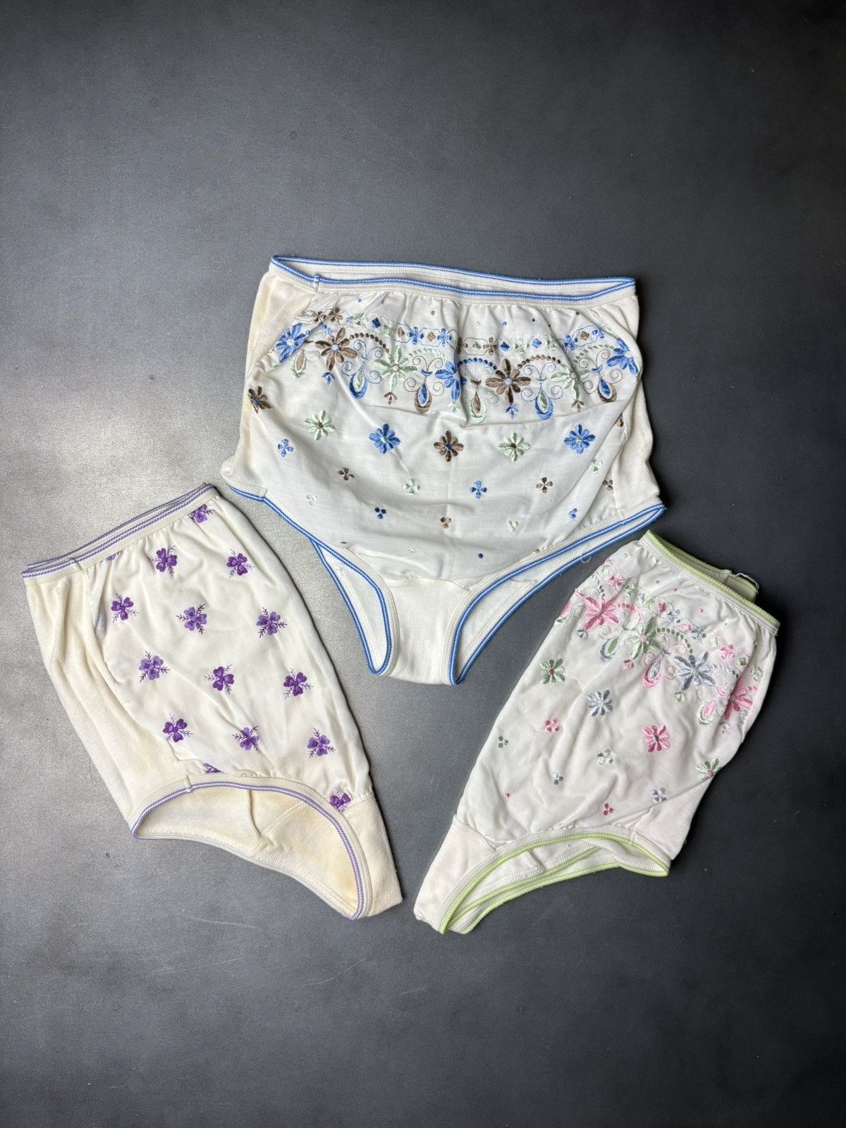 Marks & Spencer × Vintage 3 Pairs 1970s Underwear Vintage Embroidered Floral Panties Size ONE SIZE - 18 Thumbnail