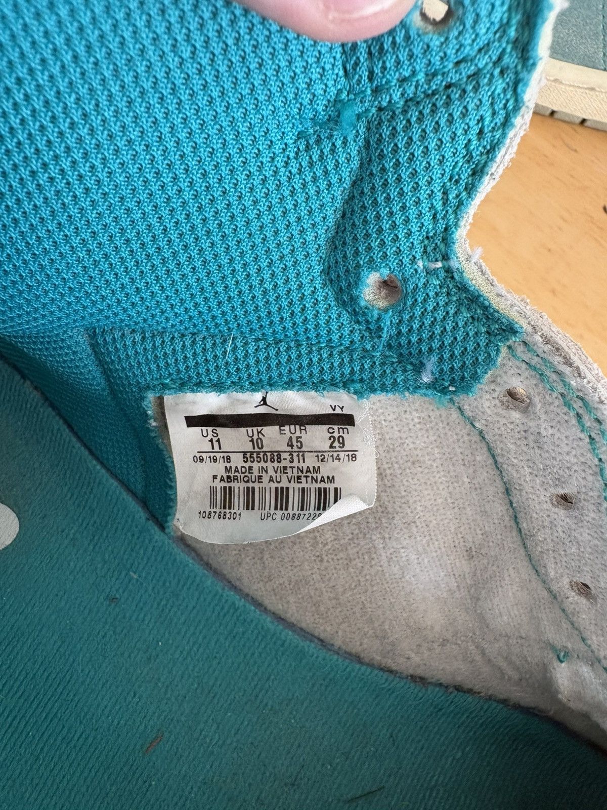 Nike Nike Air Jordan 1 High OG Turbo Green Size US 11 / EU 44 - 3 Thumbnail