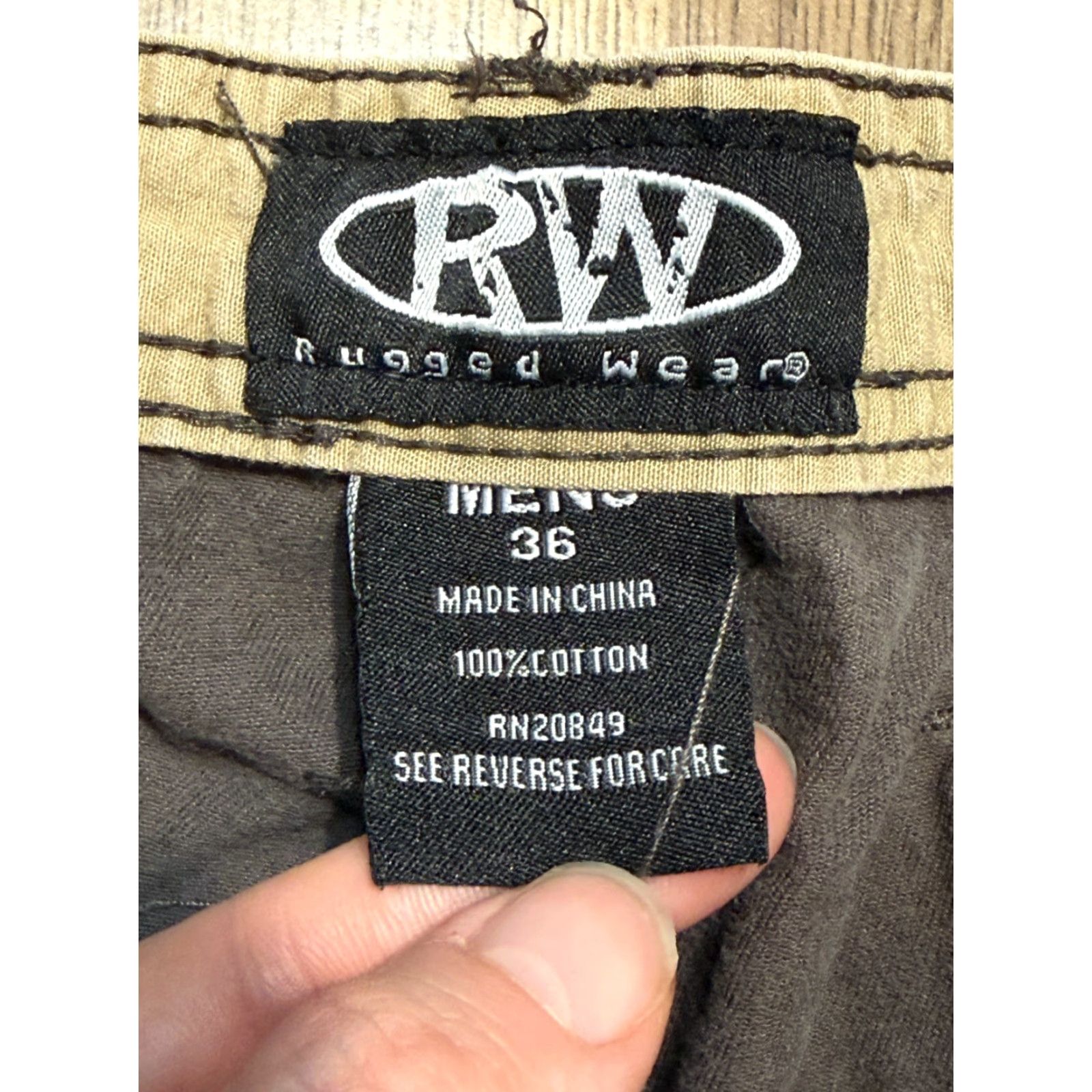 Vintage Rugged Wear Cargo Shorts Mens 36 Brown Pocket Pockets Cargo Short, Cotton, Flat Front, Zip, Regular Rise, 36in Waist, Vintage No Size US 36 / EU 52 - 7 Thumbnail