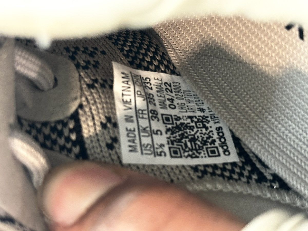 Yeezy Yeezy 350 v2 slate Size US 5.5 / IT 35.5 - 1 Thumbnail