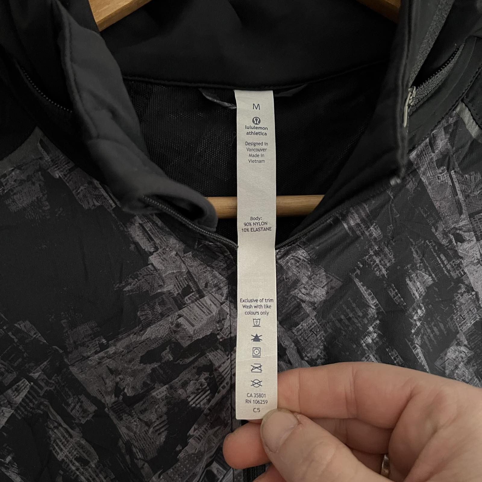 Lululemon Lululemon Jacket Full Zip Size M Black Size M / US 6-8 / IT 42-44 - 4 Thumbnail