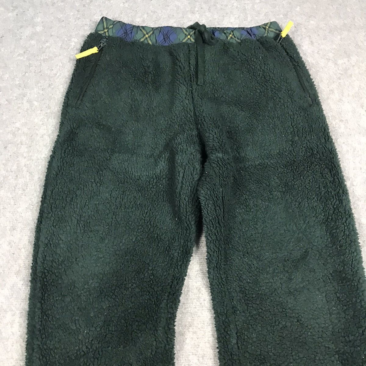 JW Anderson × Uniqlo J.W ANDERSON X UNIQLO GREEN FLEECE SHERPA SWEATPANTS Size US 32 / EU 48 - 3 Thumbnail