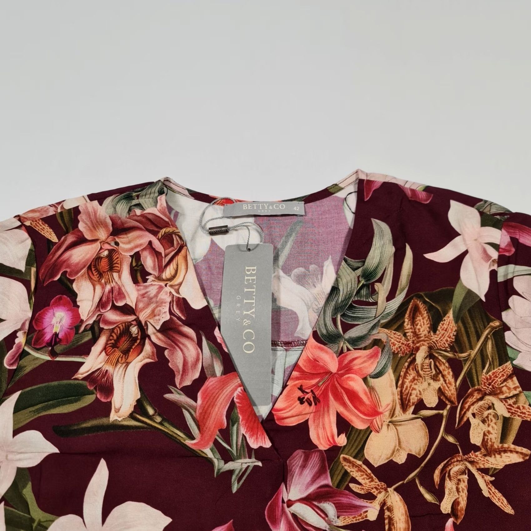 CO Betty & Co Blouse Burgundy Red 16 UK Floral 3/4 Sleeves V-Neck Logo Jersey Viscose Womens Blouse Size XXL / US 16-18 / IT 52-54 - 2 Thumbnail