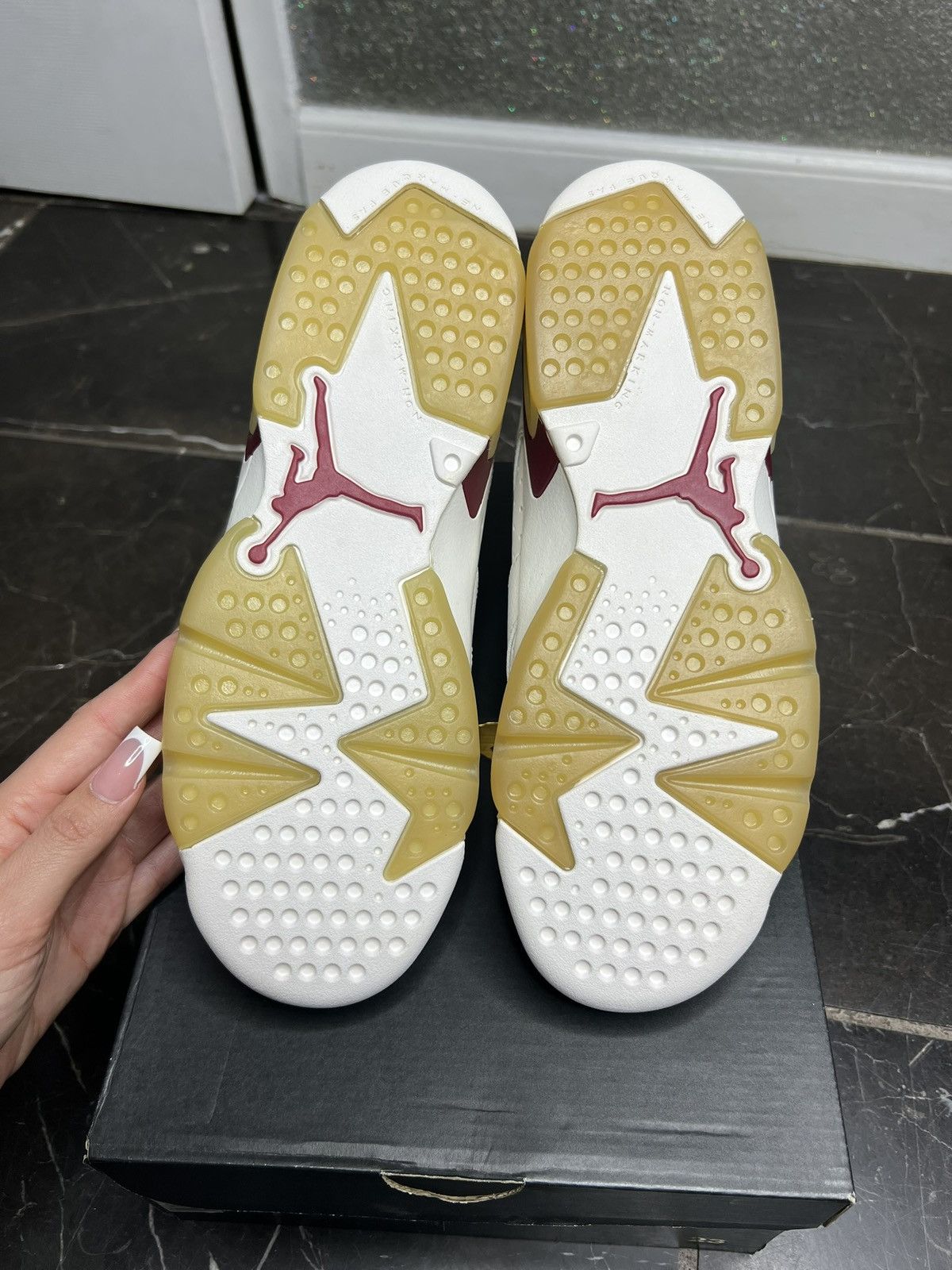 Jordan Brand Jordan Maroon 6s (2015) DS GS 7Y! Size US 7 / EU 40 - 5 Thumbnail