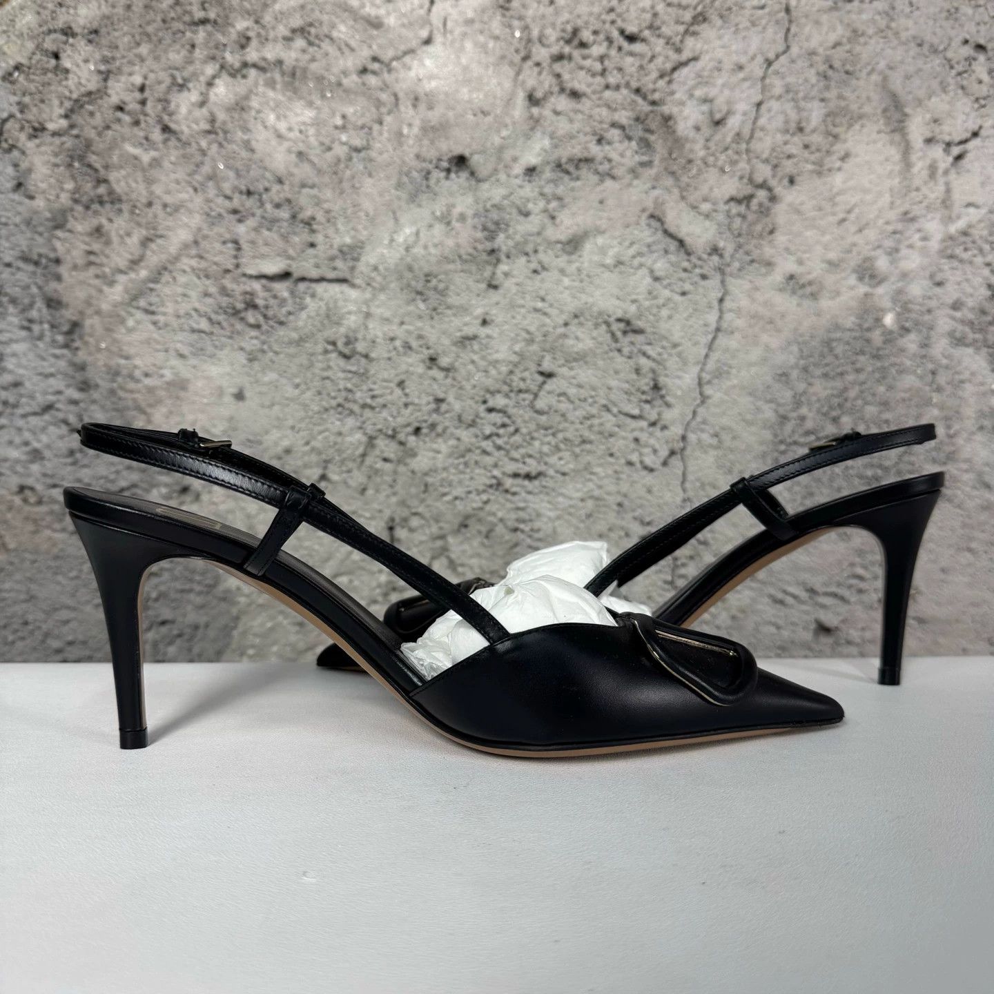 Valentino Valentino Vlogo Black High Heels 36 Size US 5.5 / IT 35.5 - 5 Thumbnail