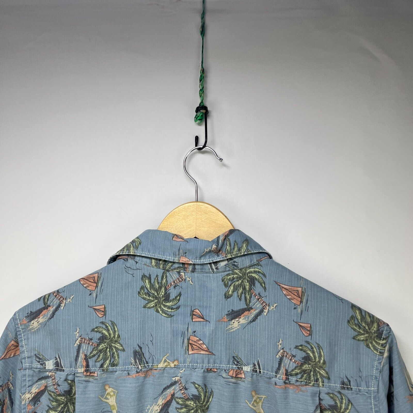Tommy Bahama × Vintage Vintage Tommy Bahama Silk Button Up Island Modern Fit Small Size US S / EU 44-46 / 1 - 11 Thumbnail