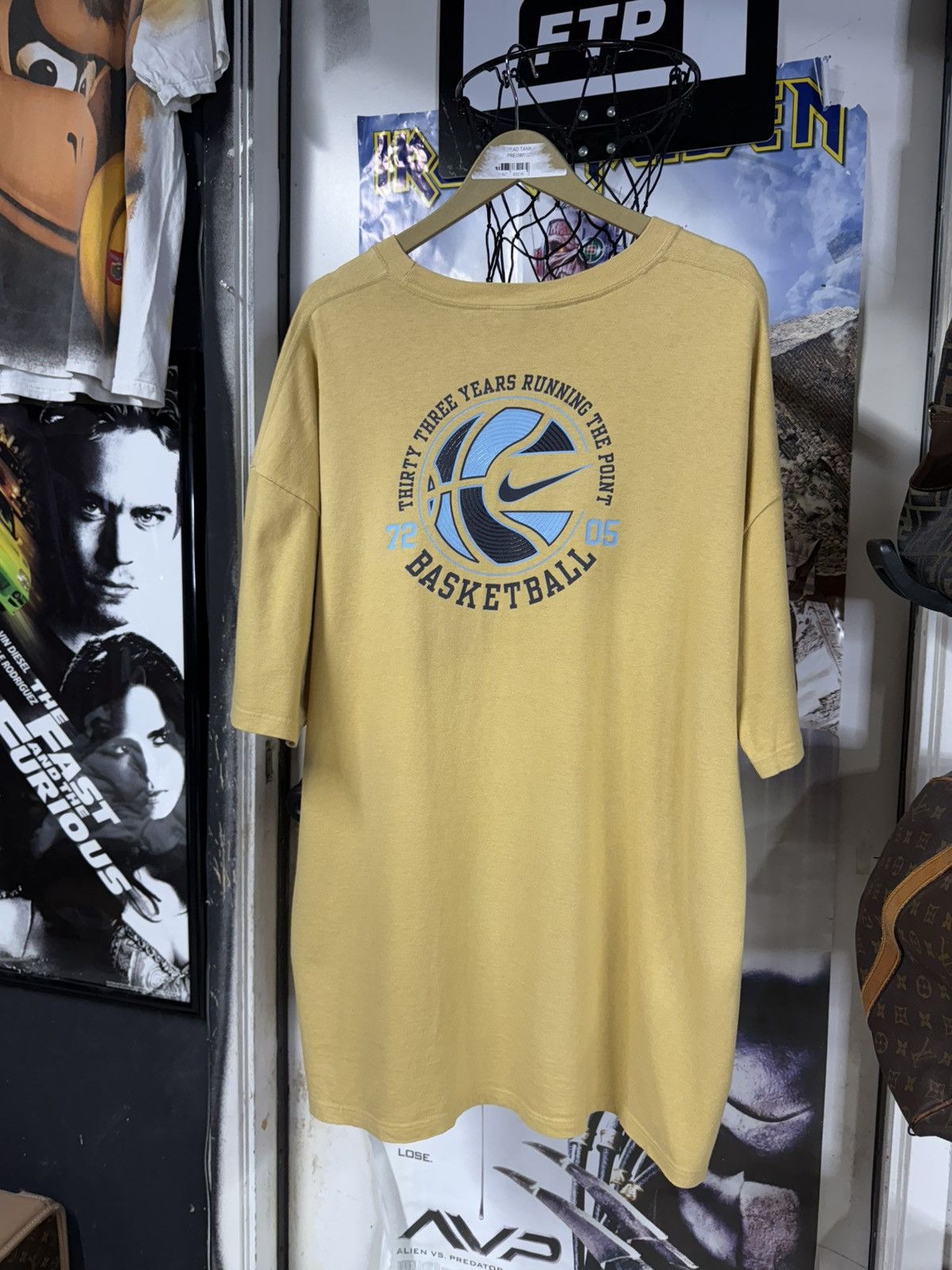 Nike Vintage Y2K Nike Basketball Swoosh T-Shirt Size 2XL Size US XXL / EU 58 / 5 - 7 Thumbnail