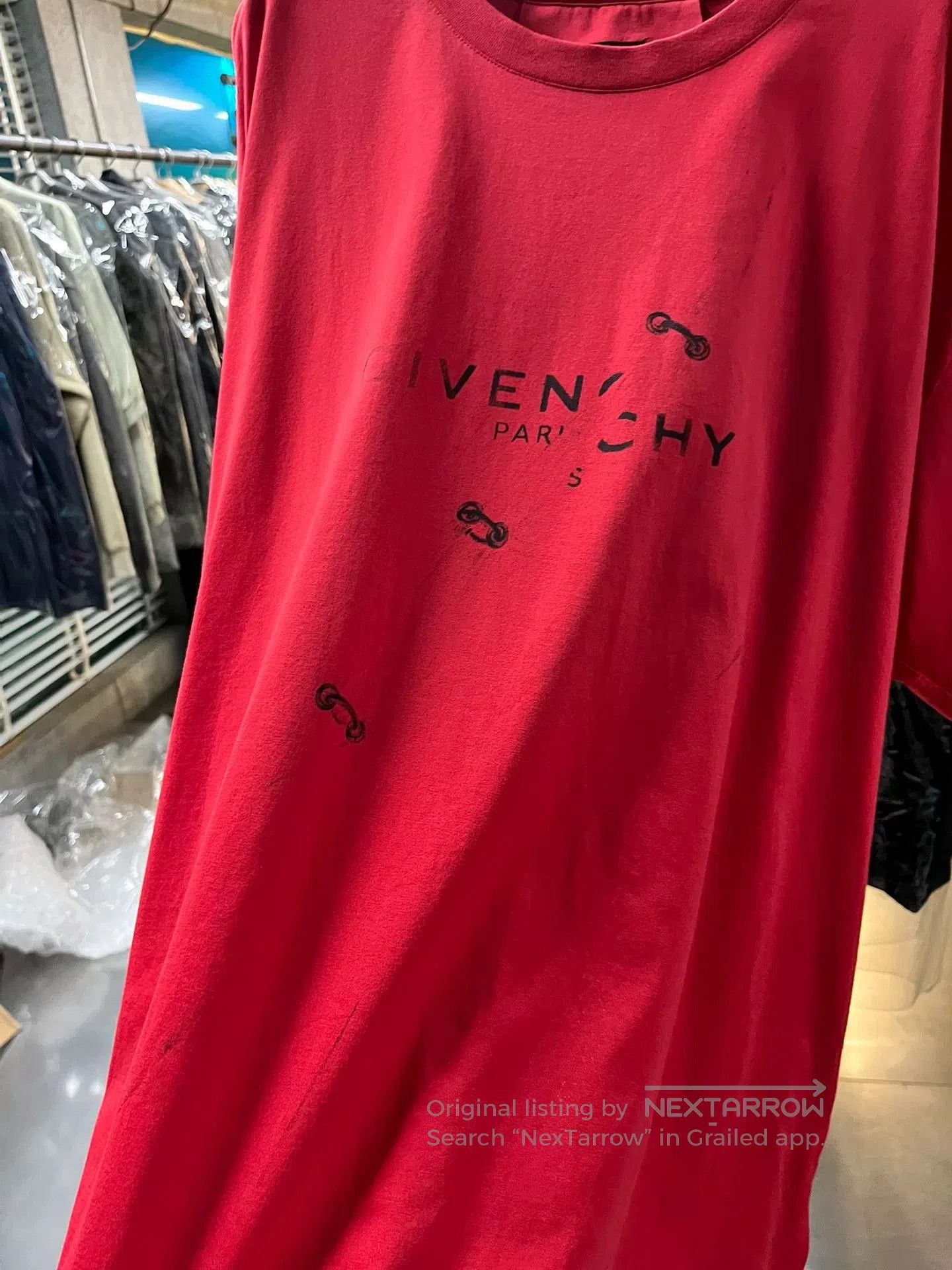 Givenchy Givenchy Red Trap Short Sleeve L. Size US L / EU 52-54 / 3 - 9 Thumbnail