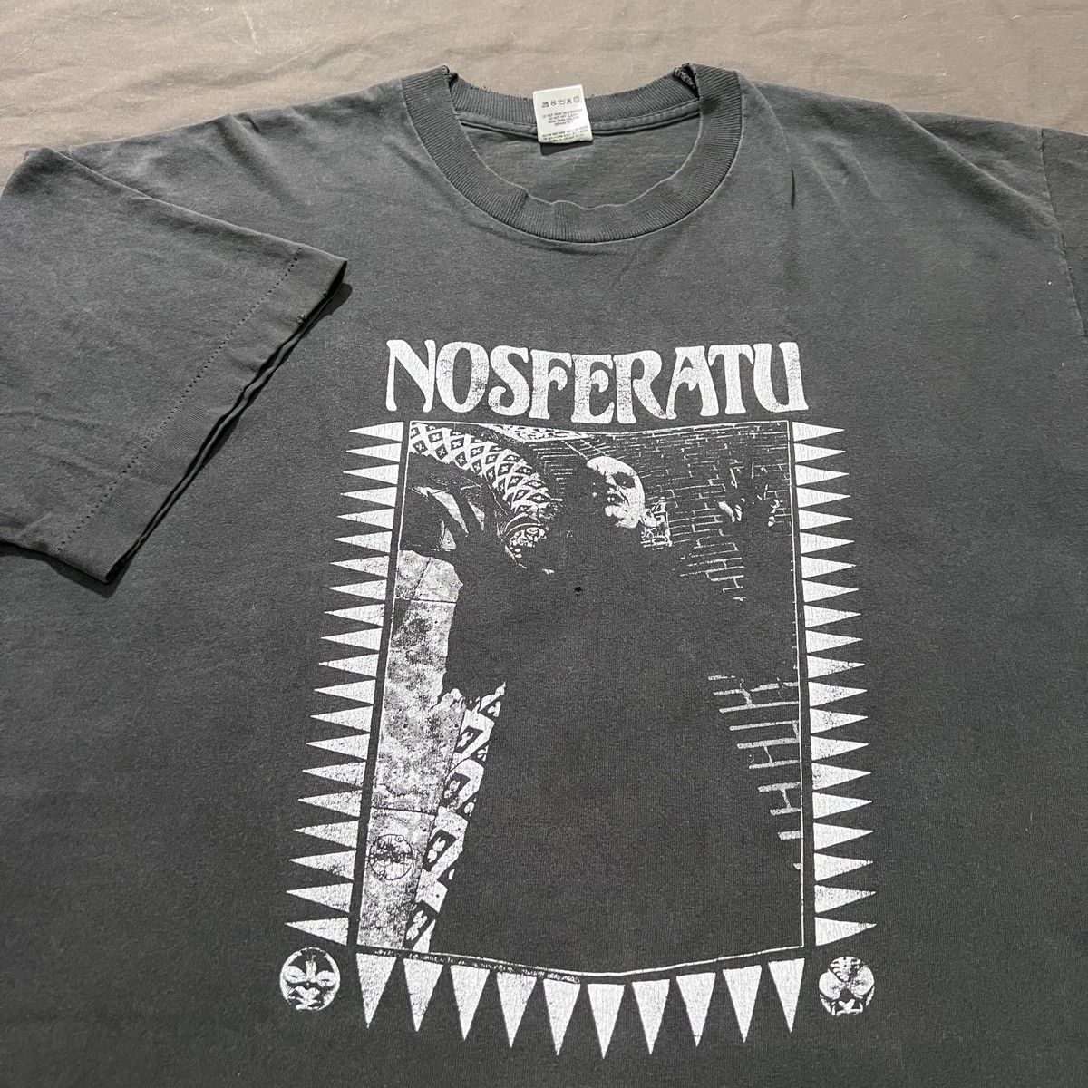 Vintage Vintage 90s Nosferatu Dracula Vampire Horror Faded Thrashed Size US XL / EU 56 / 4 - 7 Thumbnail