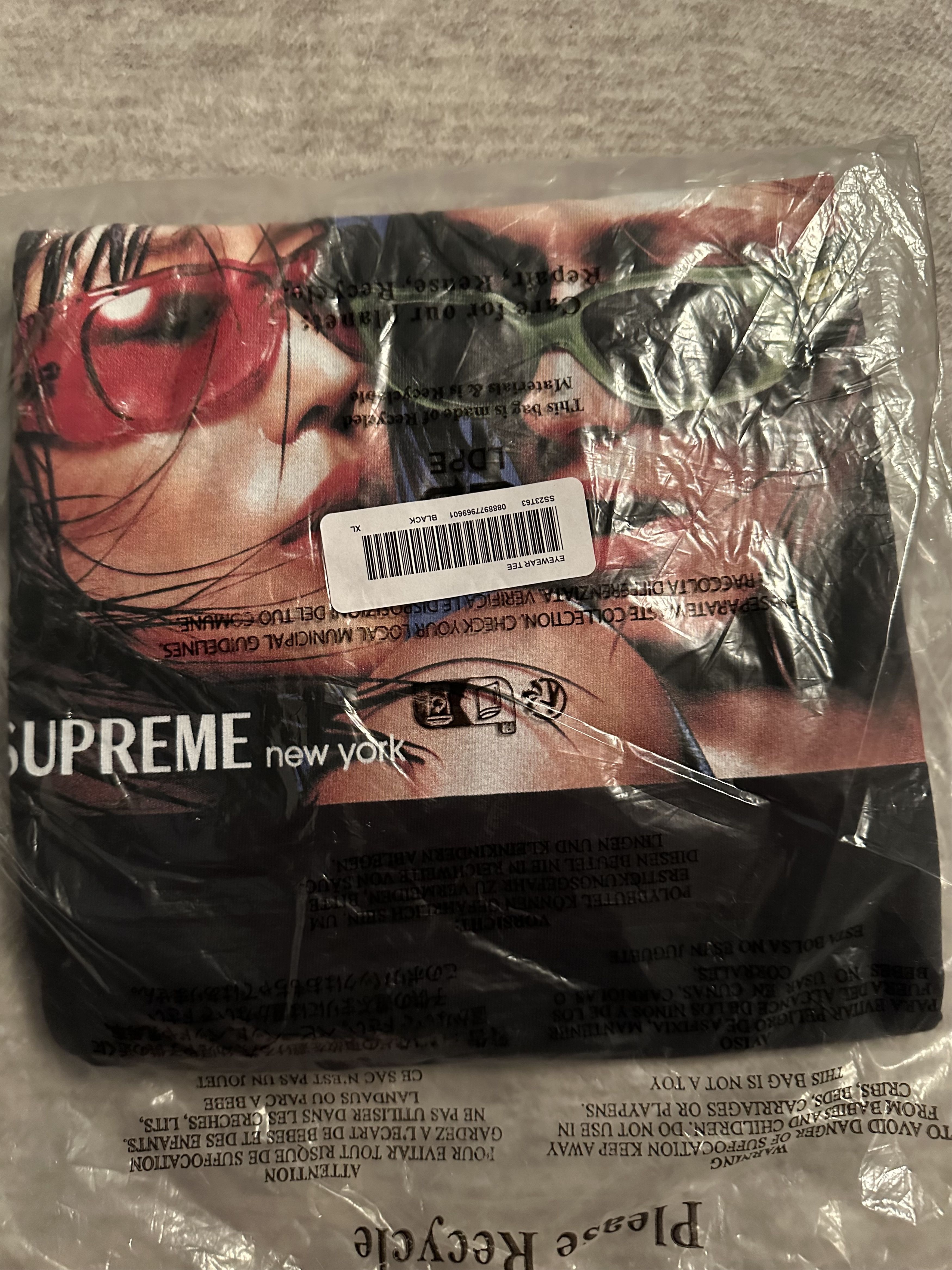 Supreme Eyewear tee Size US XL / EU 56 / 4 - 2 Thumbnail