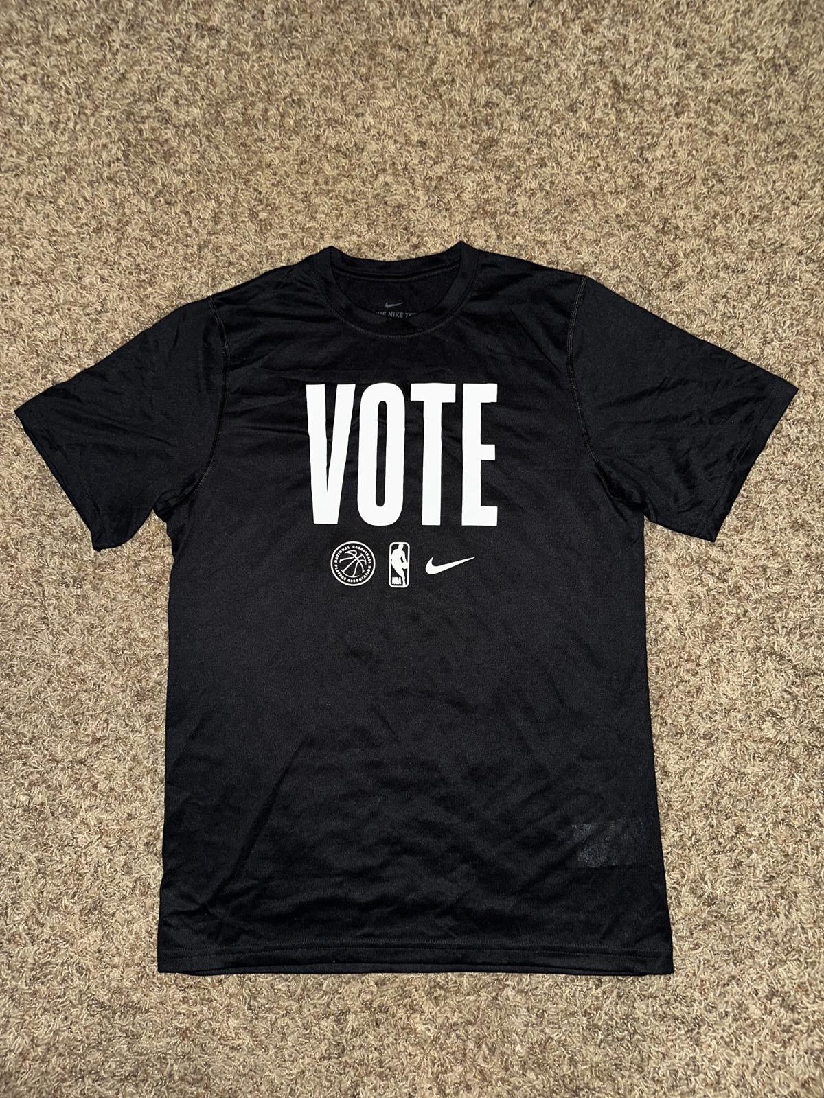 Nike Nike Men’s NBA Philadelphia 76ers Team-Issued Black "Vote" Short Sleeve Shirt Size US S / EU 44-46 / 1 - 1 Thumbnail