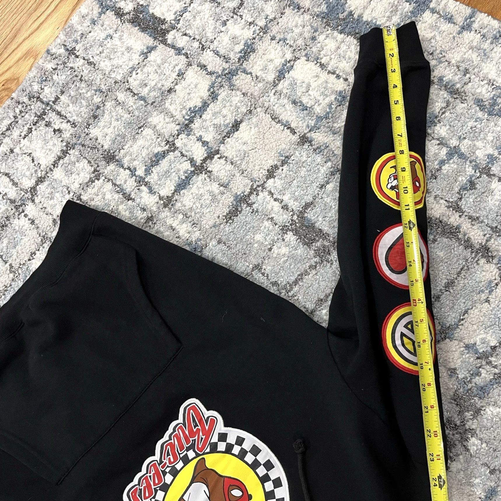 Vintage Buc-ee’s Beaver Logo Graphic Hoodie Black L Men Pullover Souvenir Logo Hoodie Size US L / EU 52-54 / 3 - 5 Thumbnail